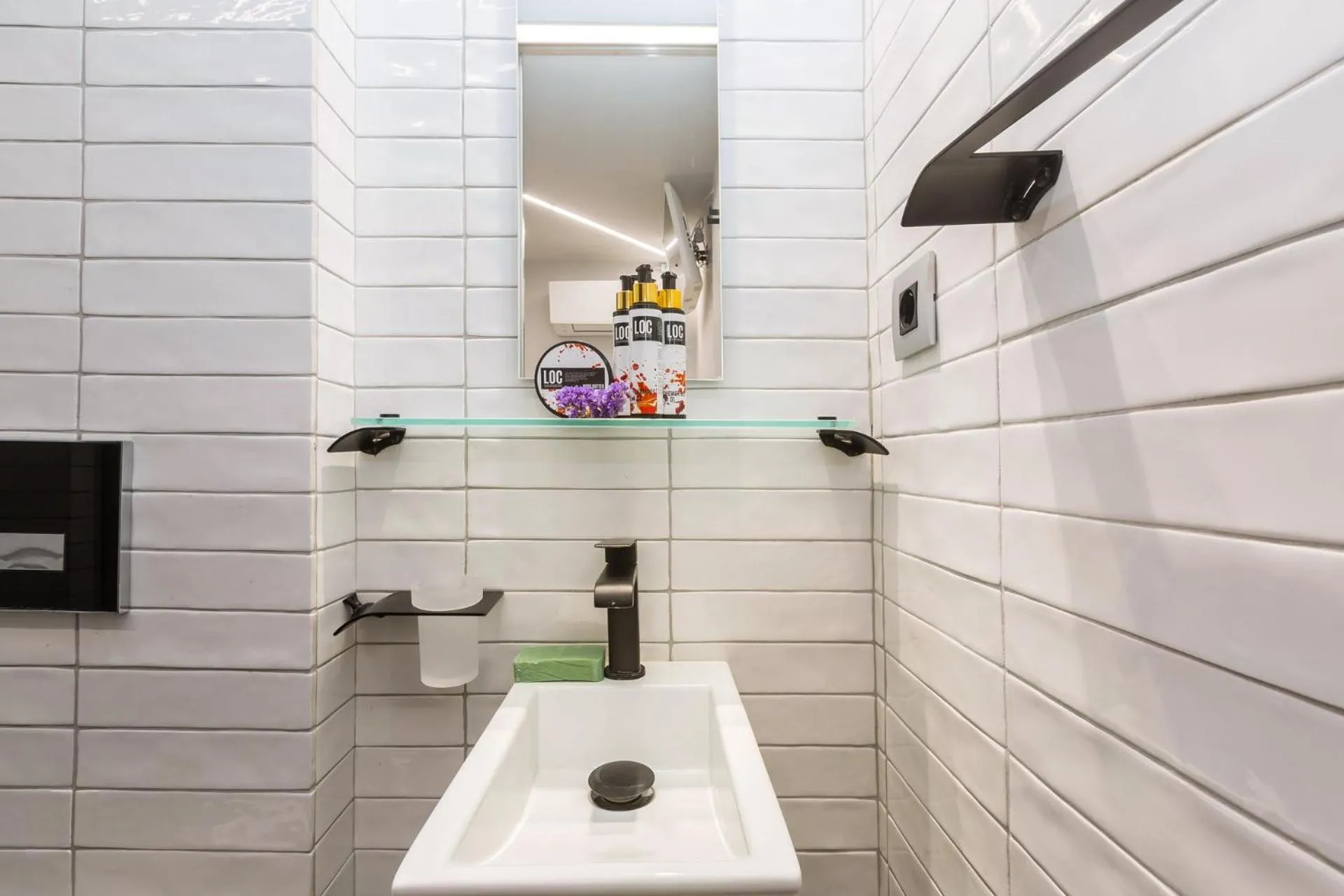 Bathroom in LOC HOSPITALITY Urban Den