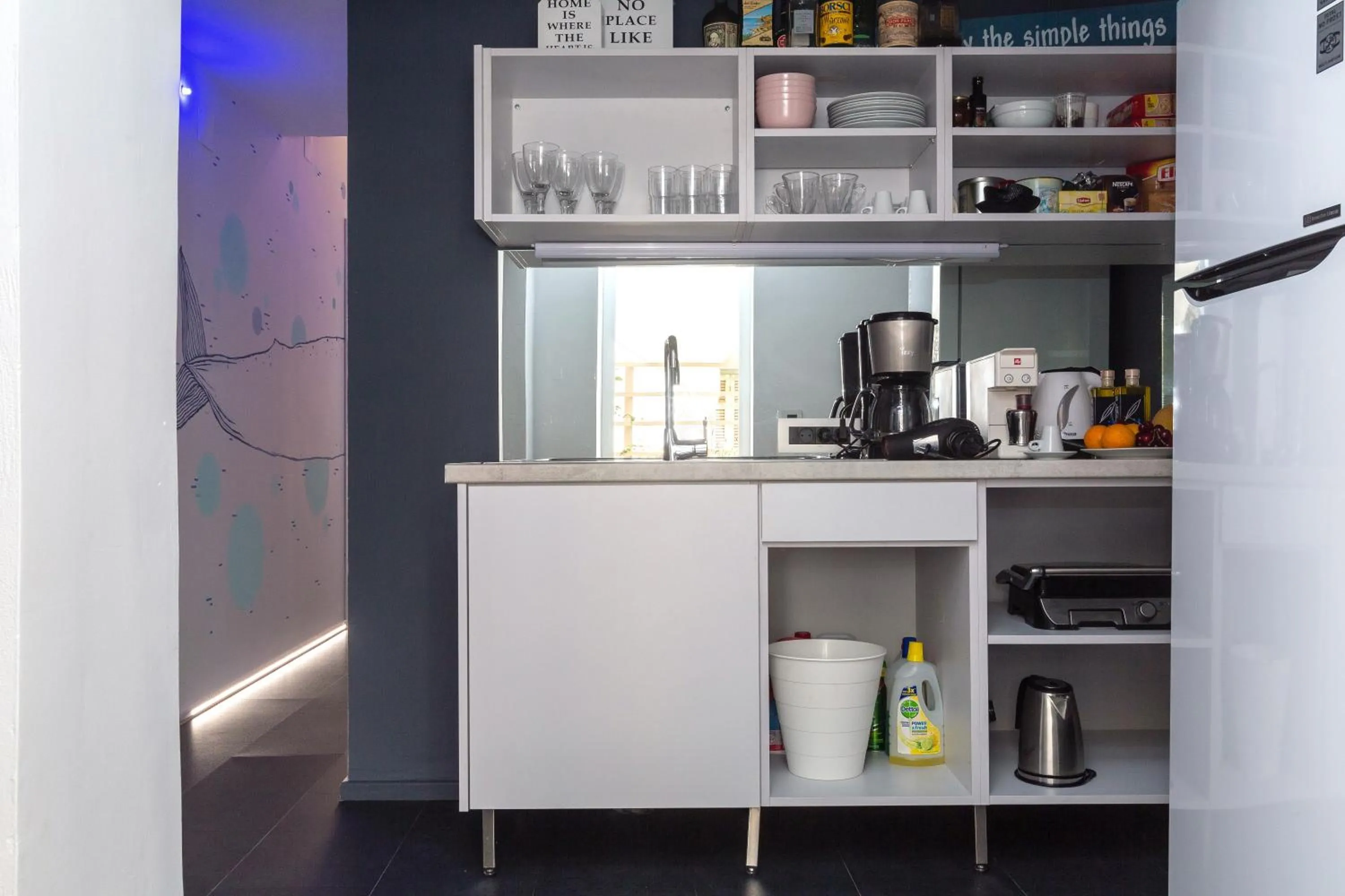Kitchen or kitchenette in LOC HOSPITALITY Urban Den