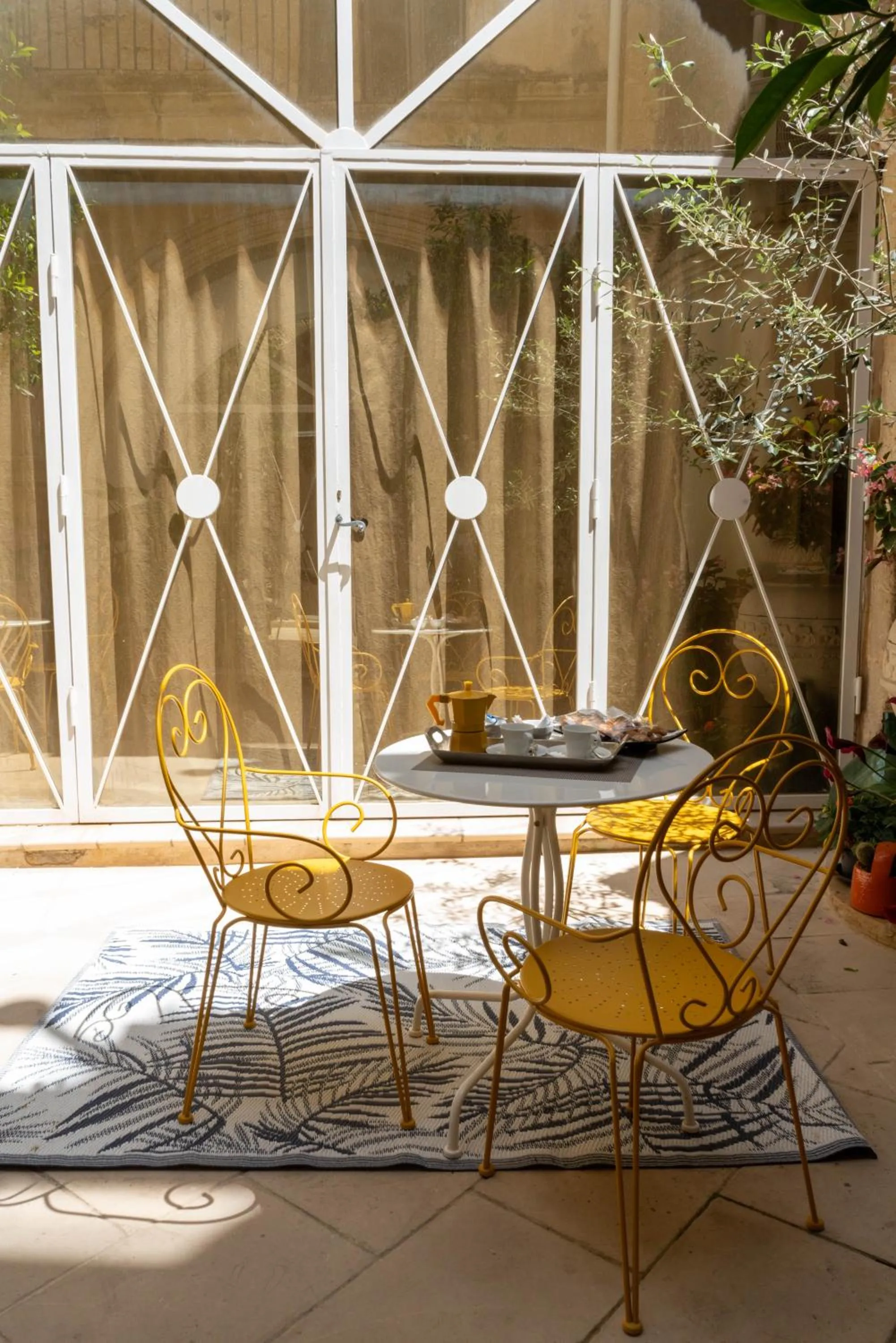 Patio in B&B Corte dei Memoli di Margiotta Giuseppina