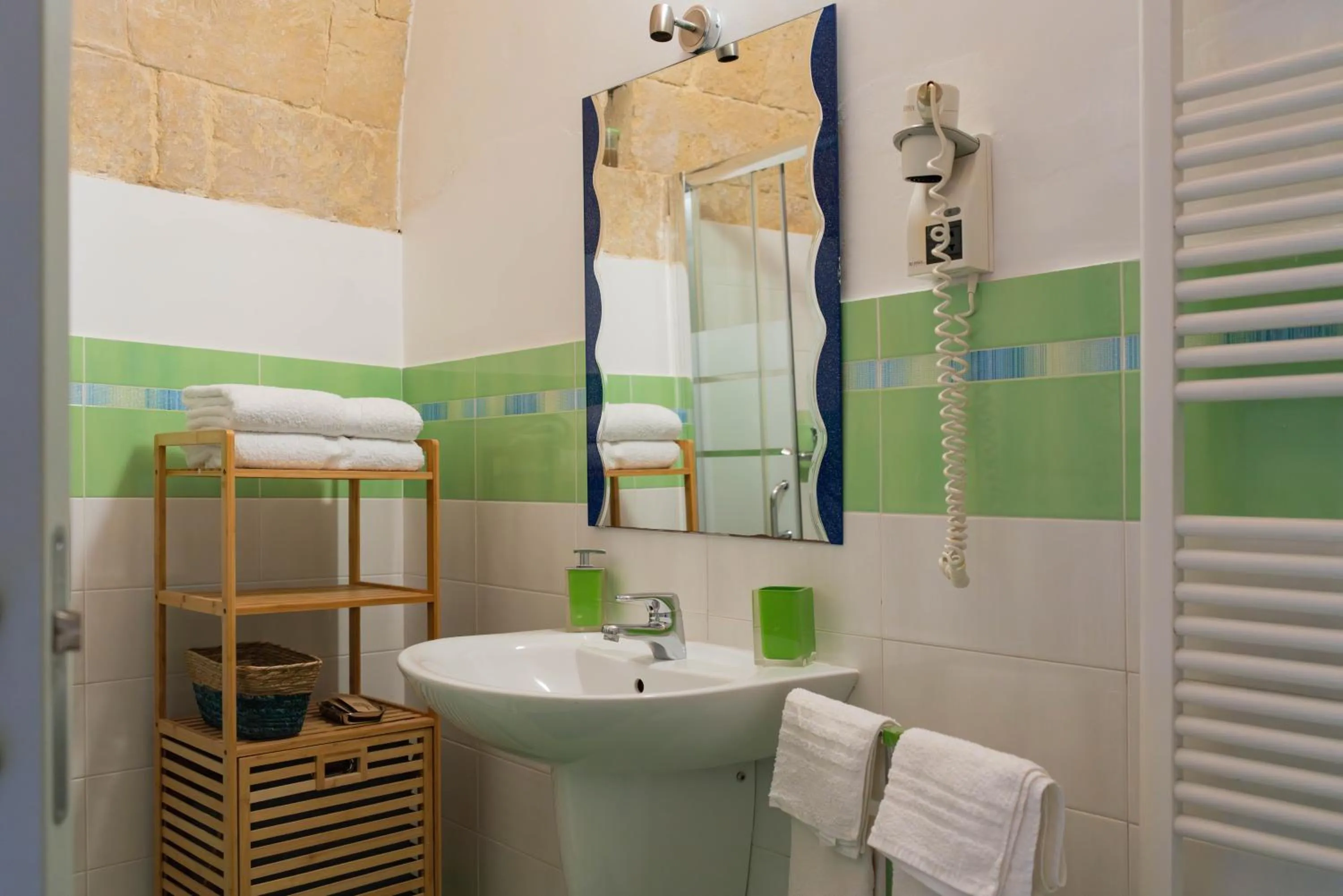 Bathroom in B&B Corte dei Memoli di Margiotta Giuseppina