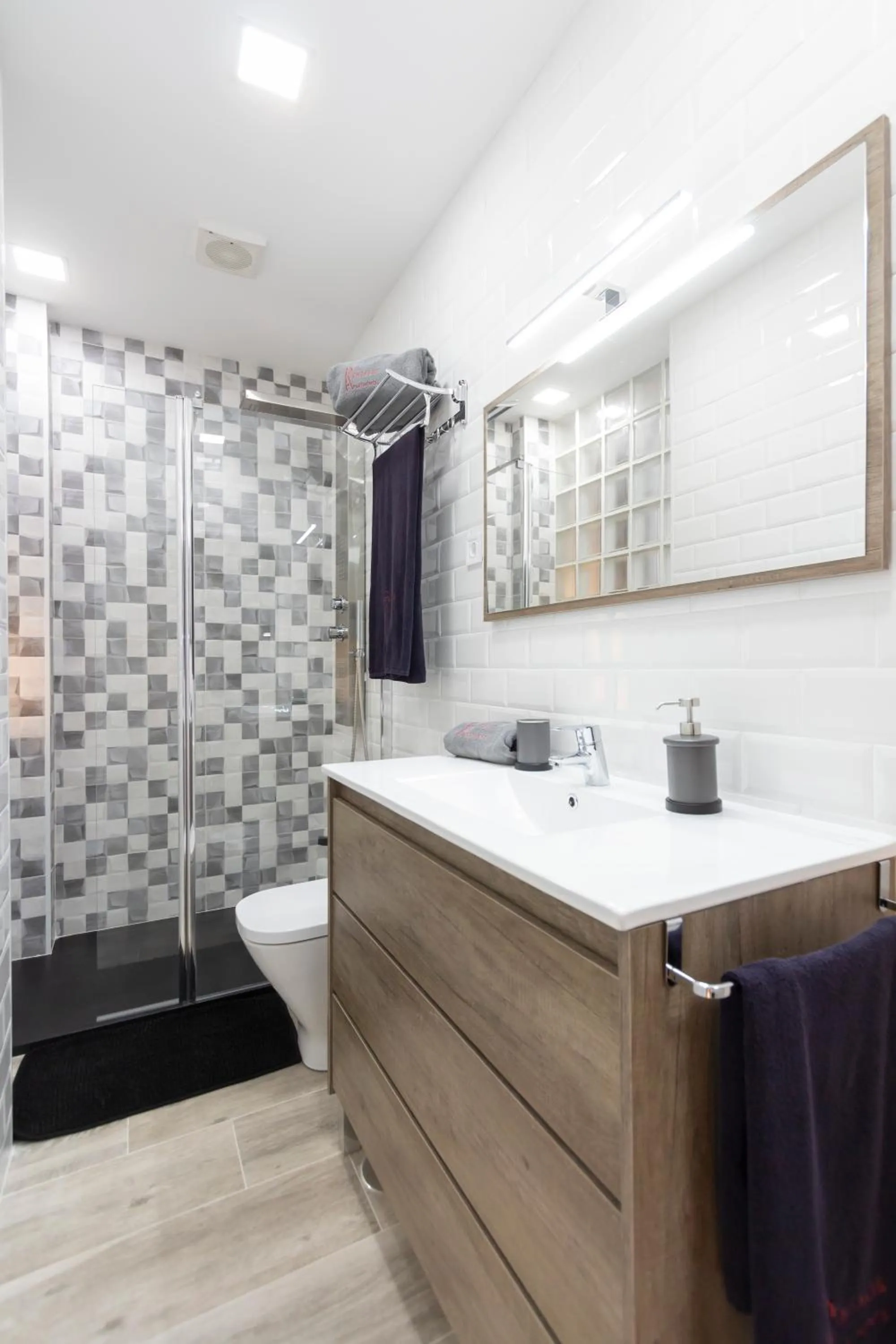 Bathroom in Plaza Mayor Apartment