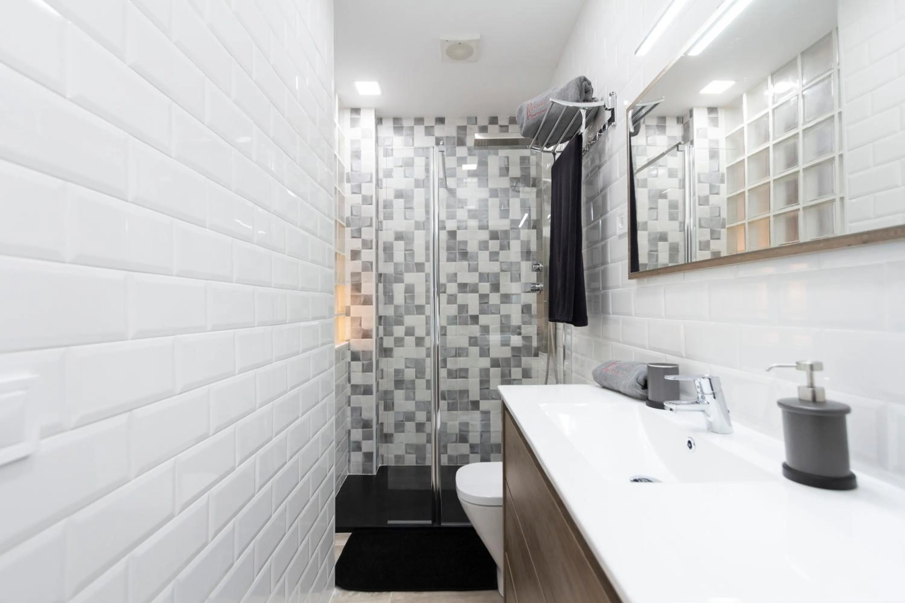 Bathroom in Plaza Mayor Apartment
