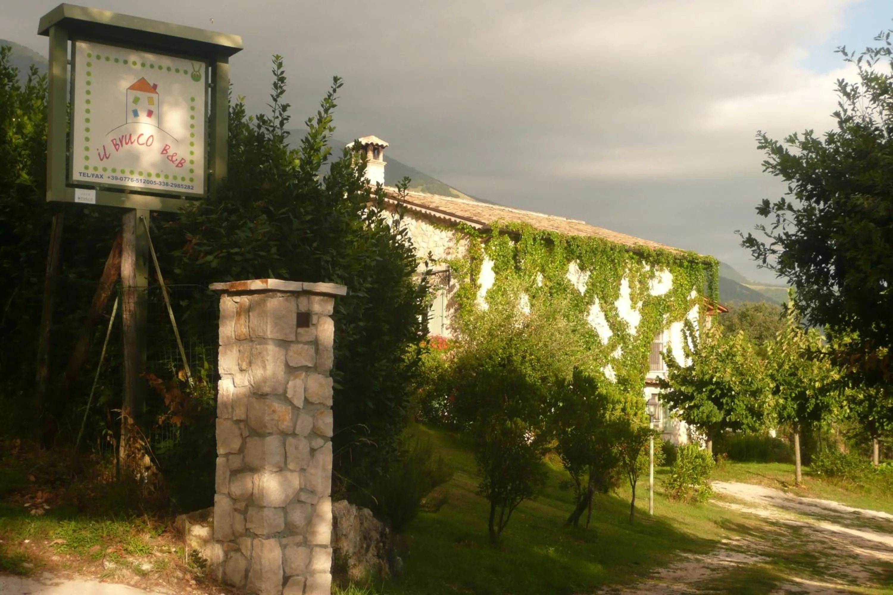 Facade/entrance in Il Bruco appartamenti in b&b