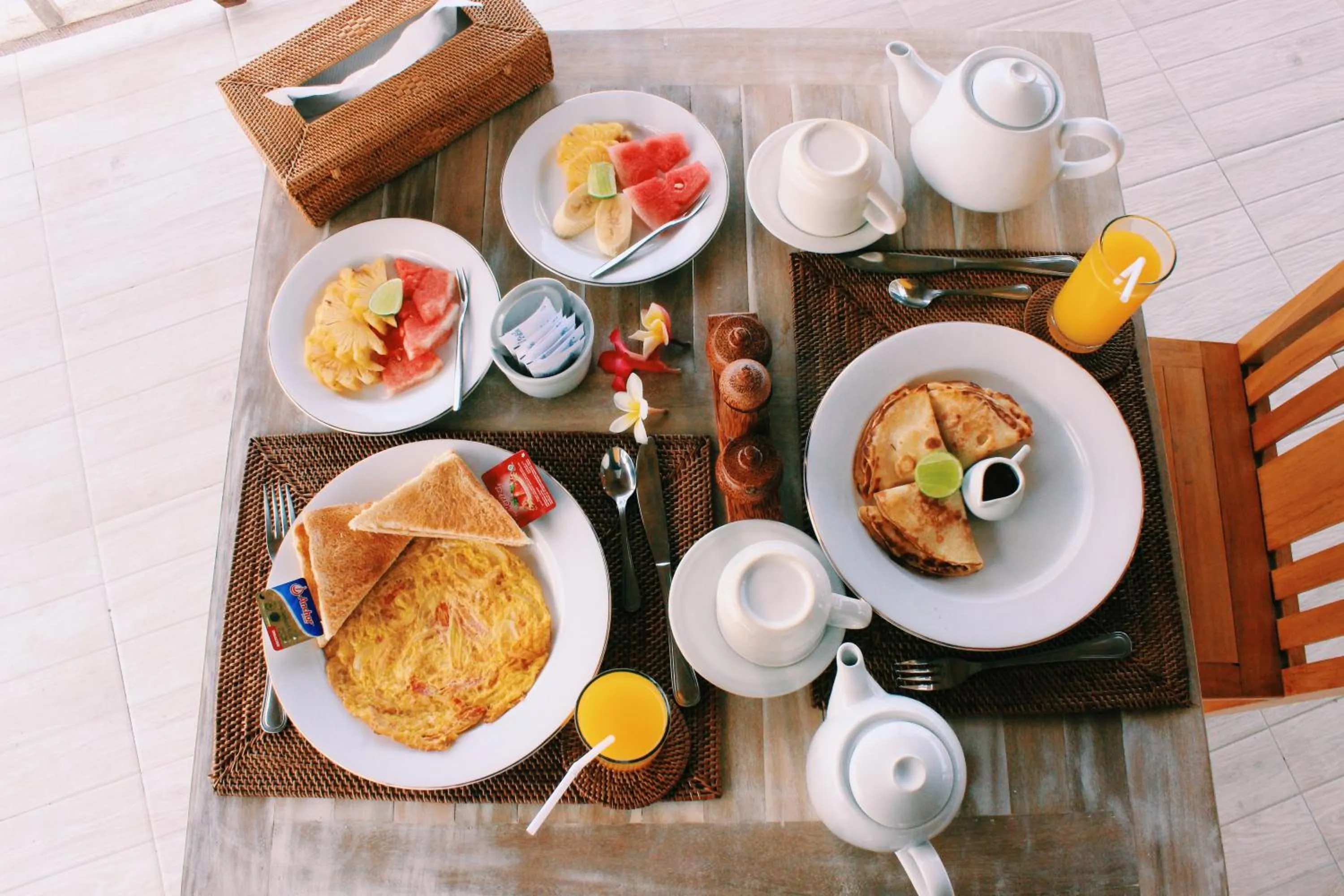 Food and drinks in Lanussa Hill Villa