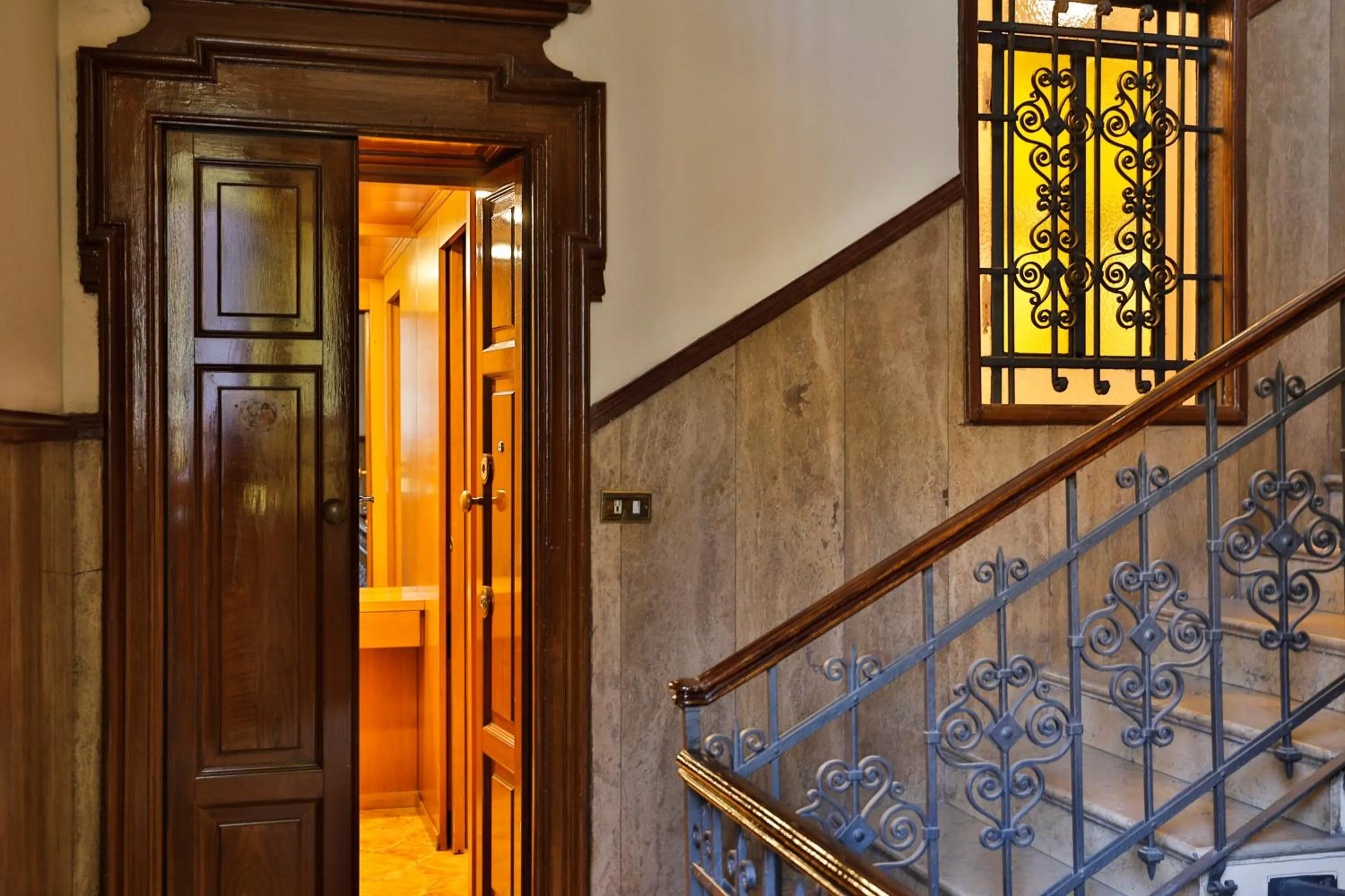 Facade/entrance in Casagrande 1920