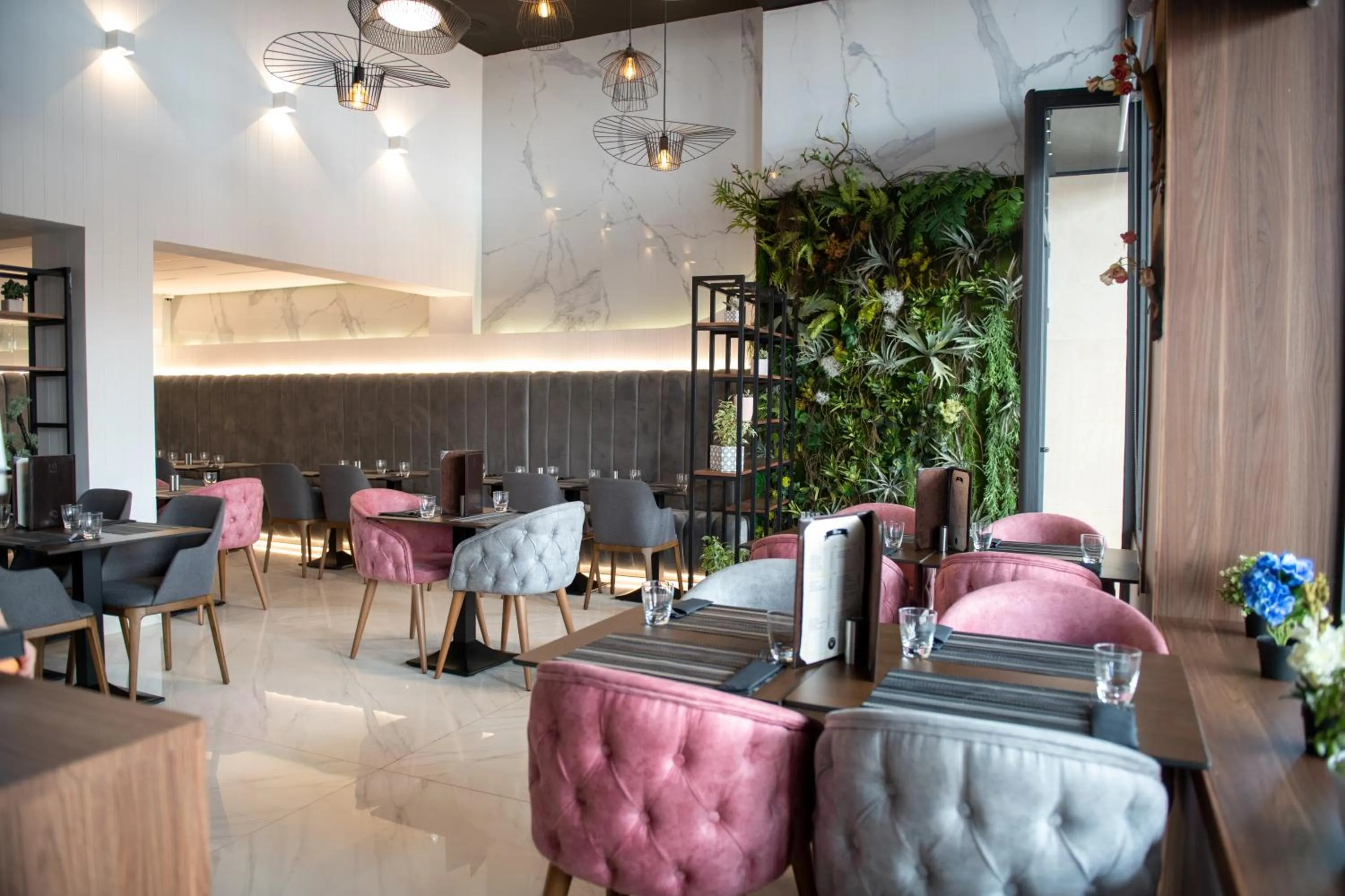 Restaurant/places to eat in NJ Hotel Rabat