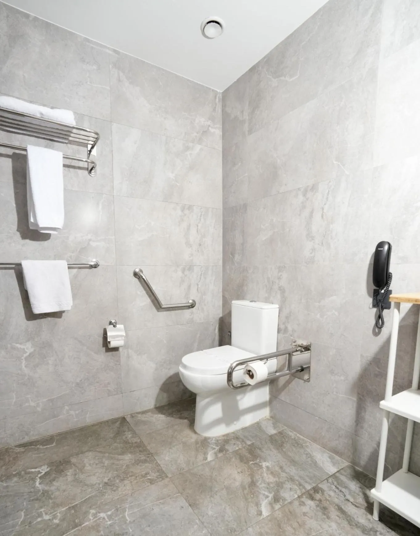 Shower in NJ Hotel Rabat