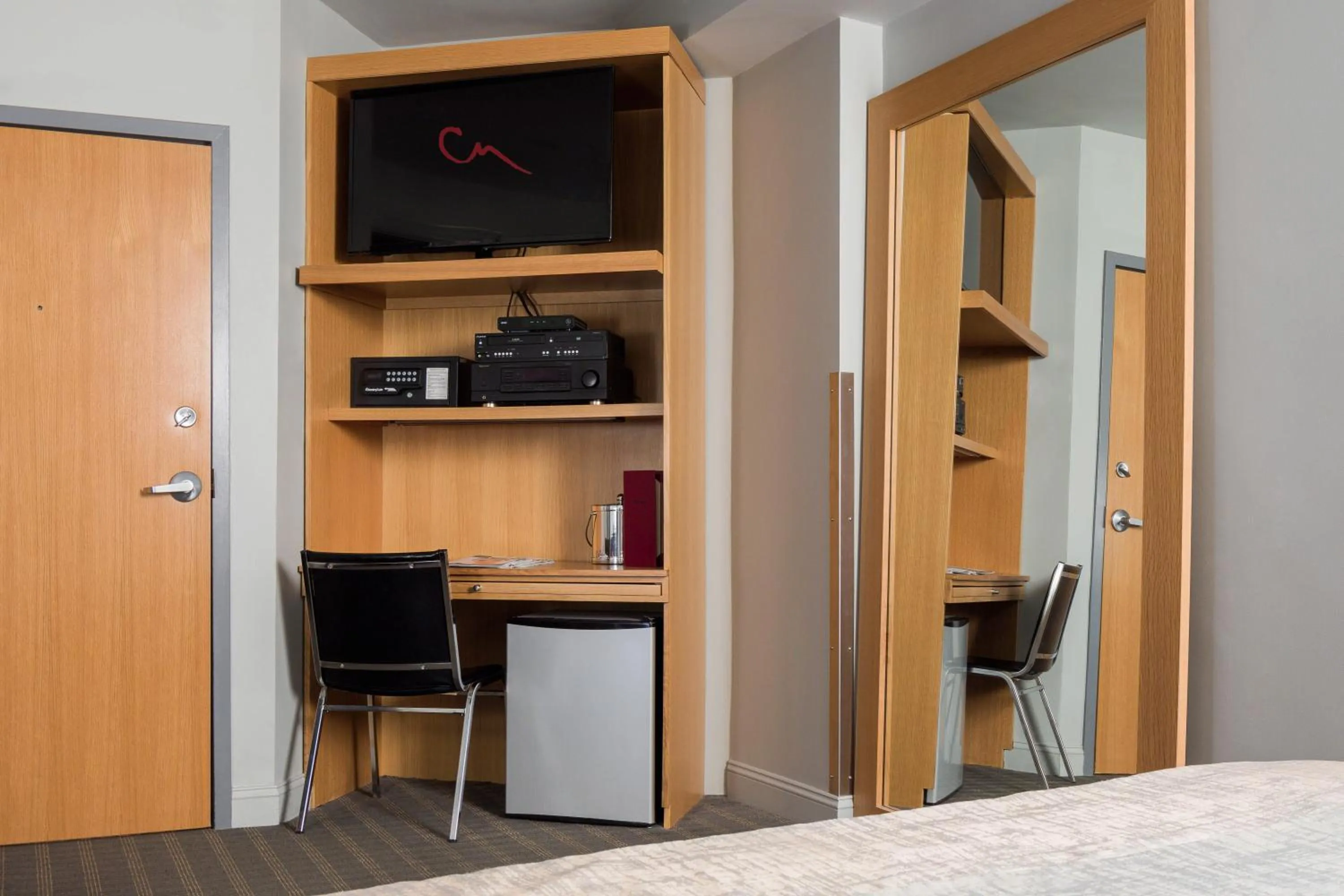 TV and multimedia in Charlesmark Hotel