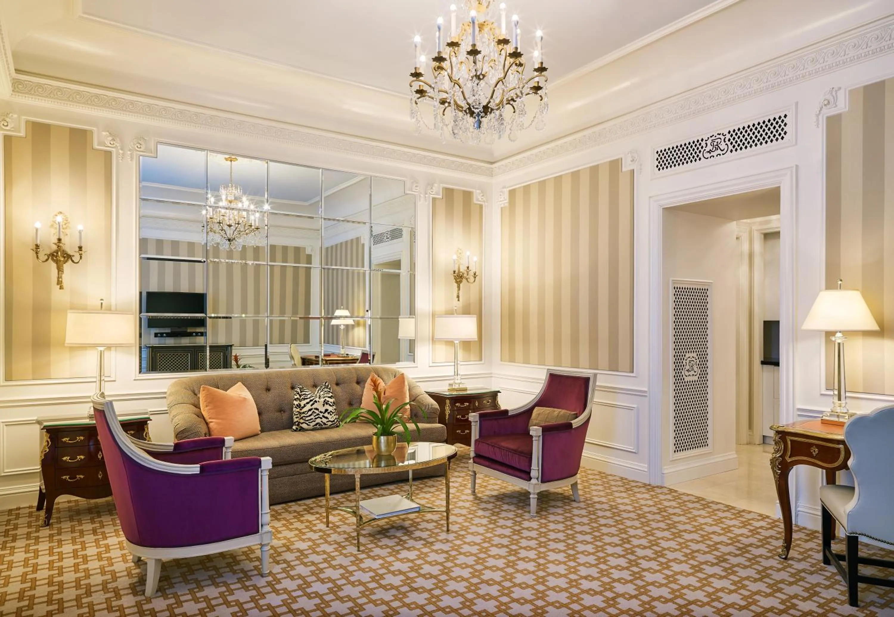 Living room in 5th & 55th Residence Club