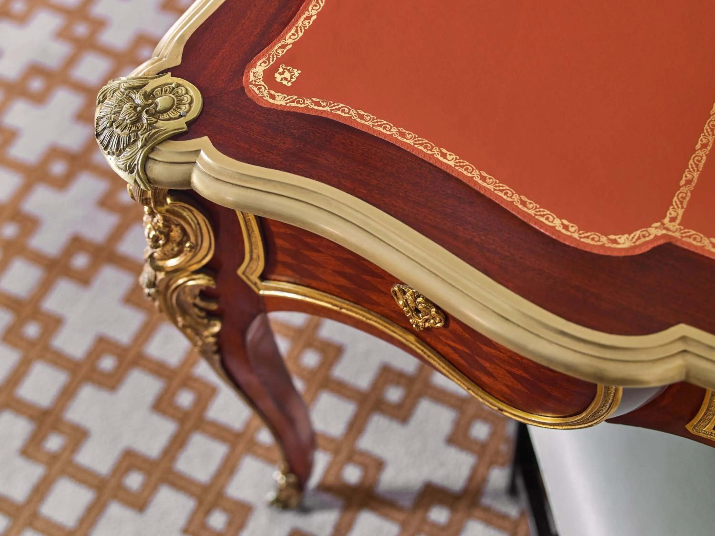 Decorative detail in 5th & 55th Residence Club