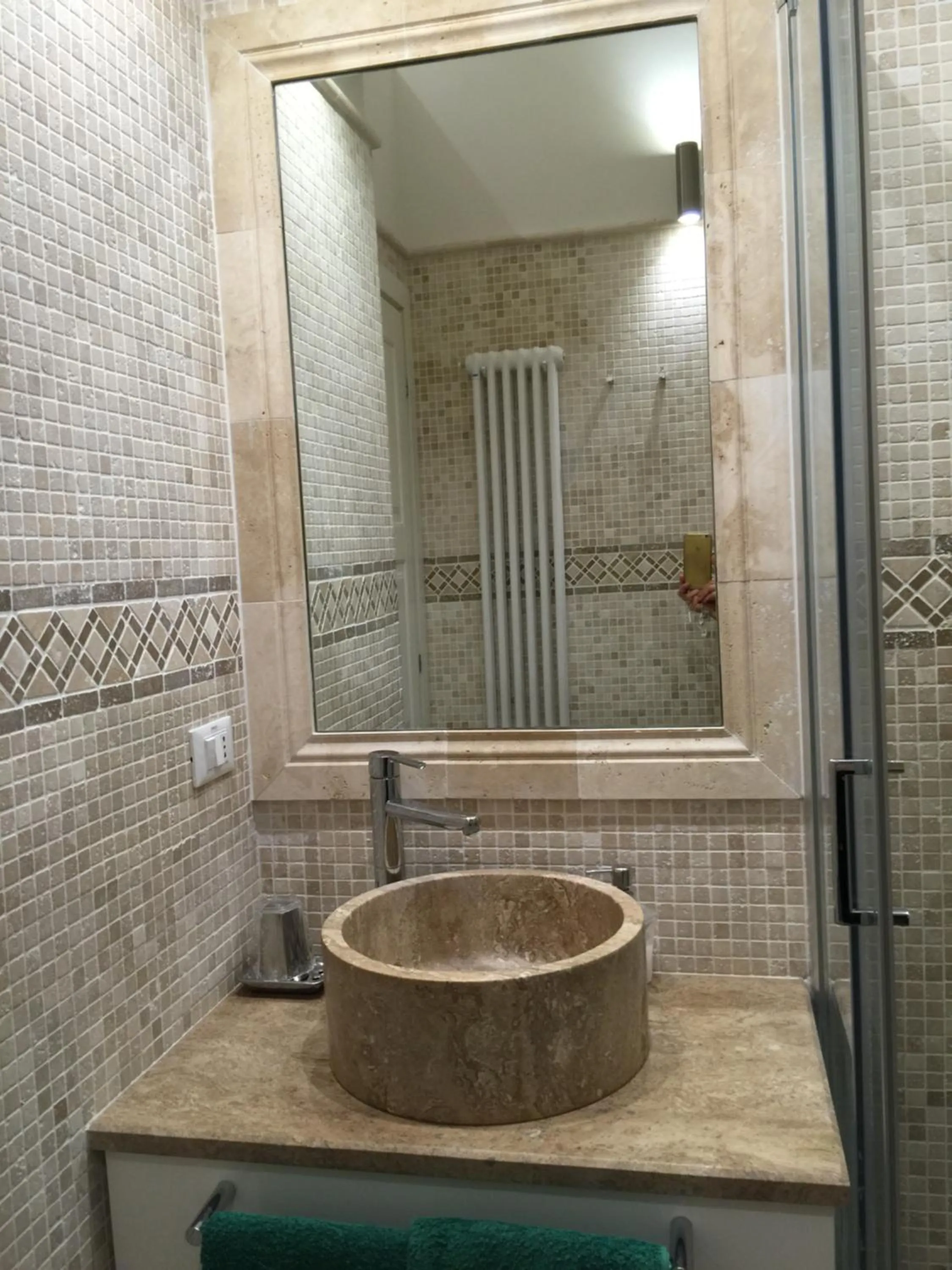 Shower in Bed & Breakfast Case Osti