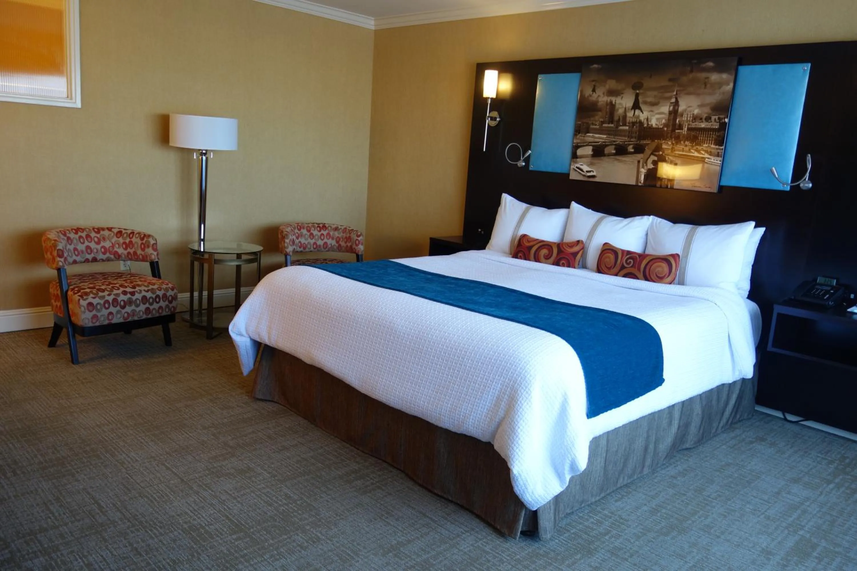 Bedroom, Bed in The Dylan Hotel at SFO