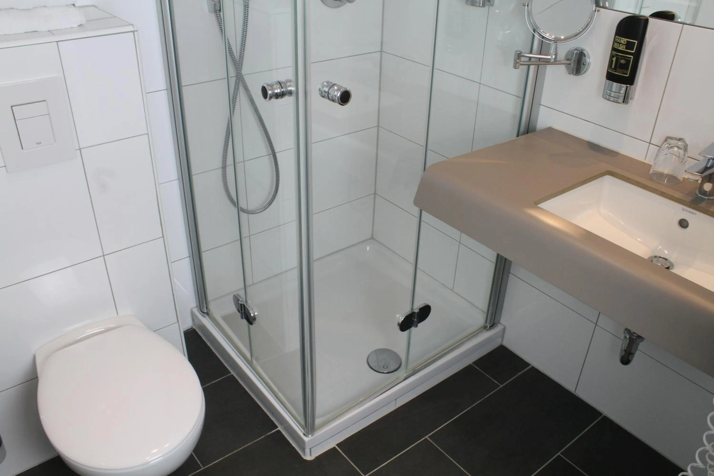 Bathroom in Gasthof Pension Zum goldenen Hirschen