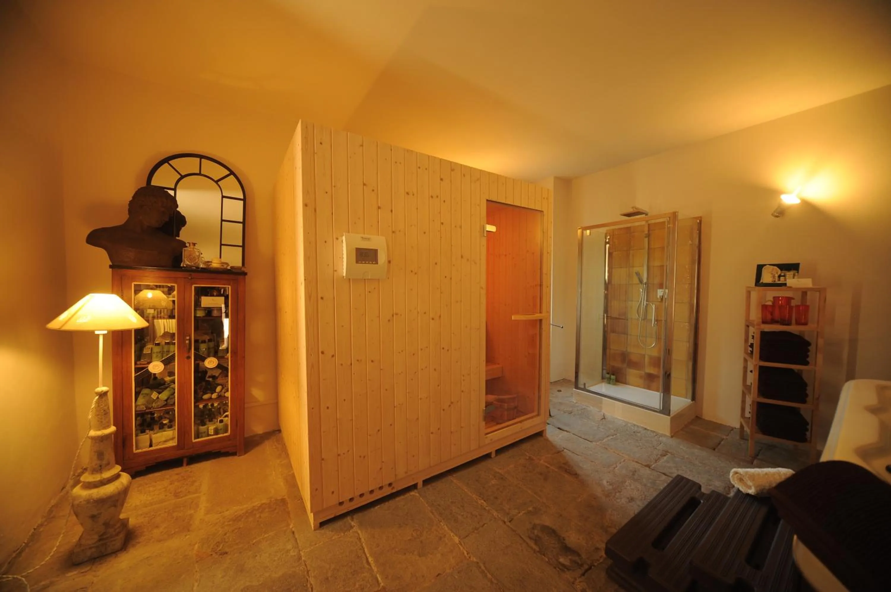 Hot Tub in B&B Le Dimore Mezza Costa