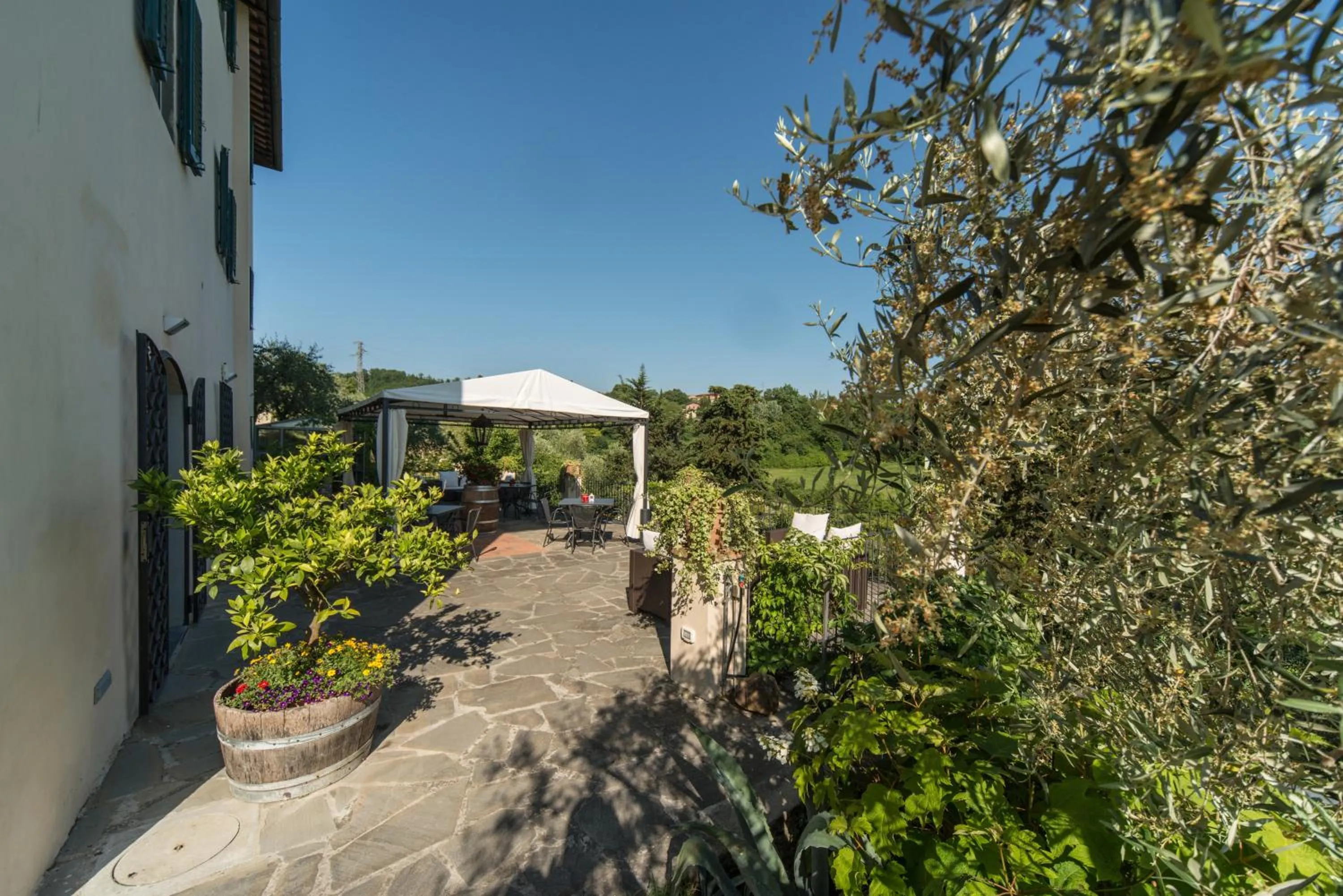 Patio in B&B Le Dimore Mezza Costa