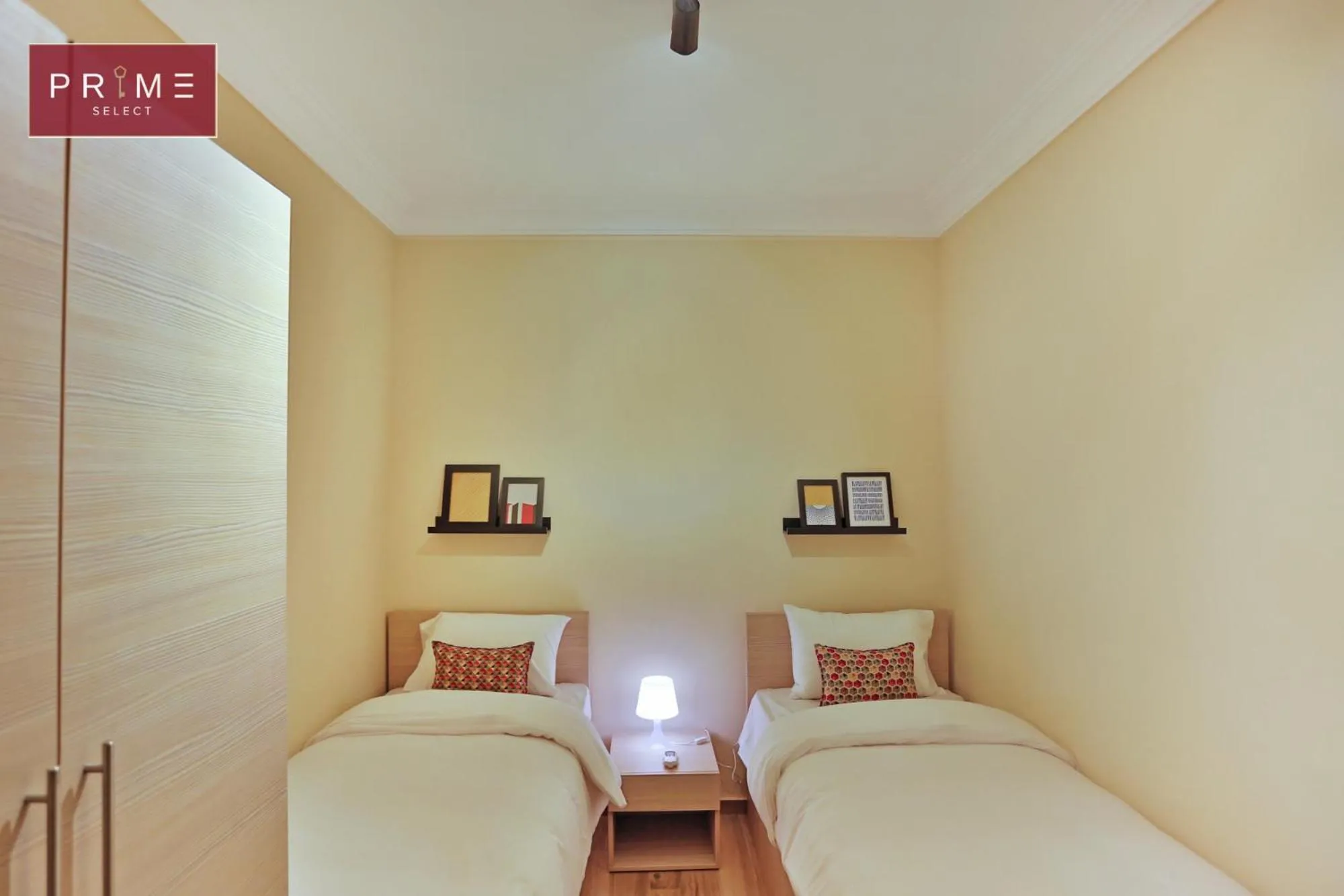 Bed in Prime Select Point 90 Mall