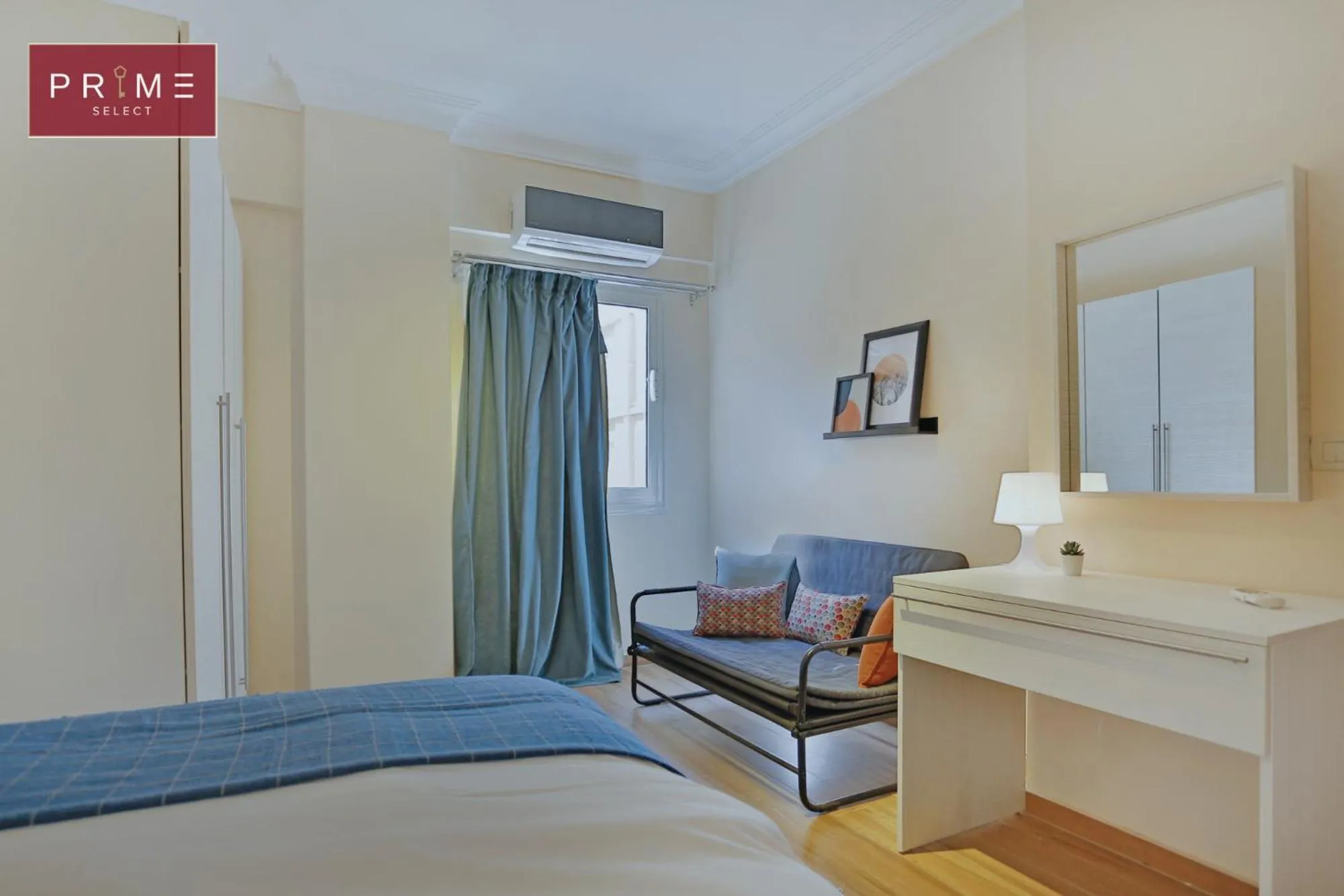 Bed in Prime Select Point 90 Mall