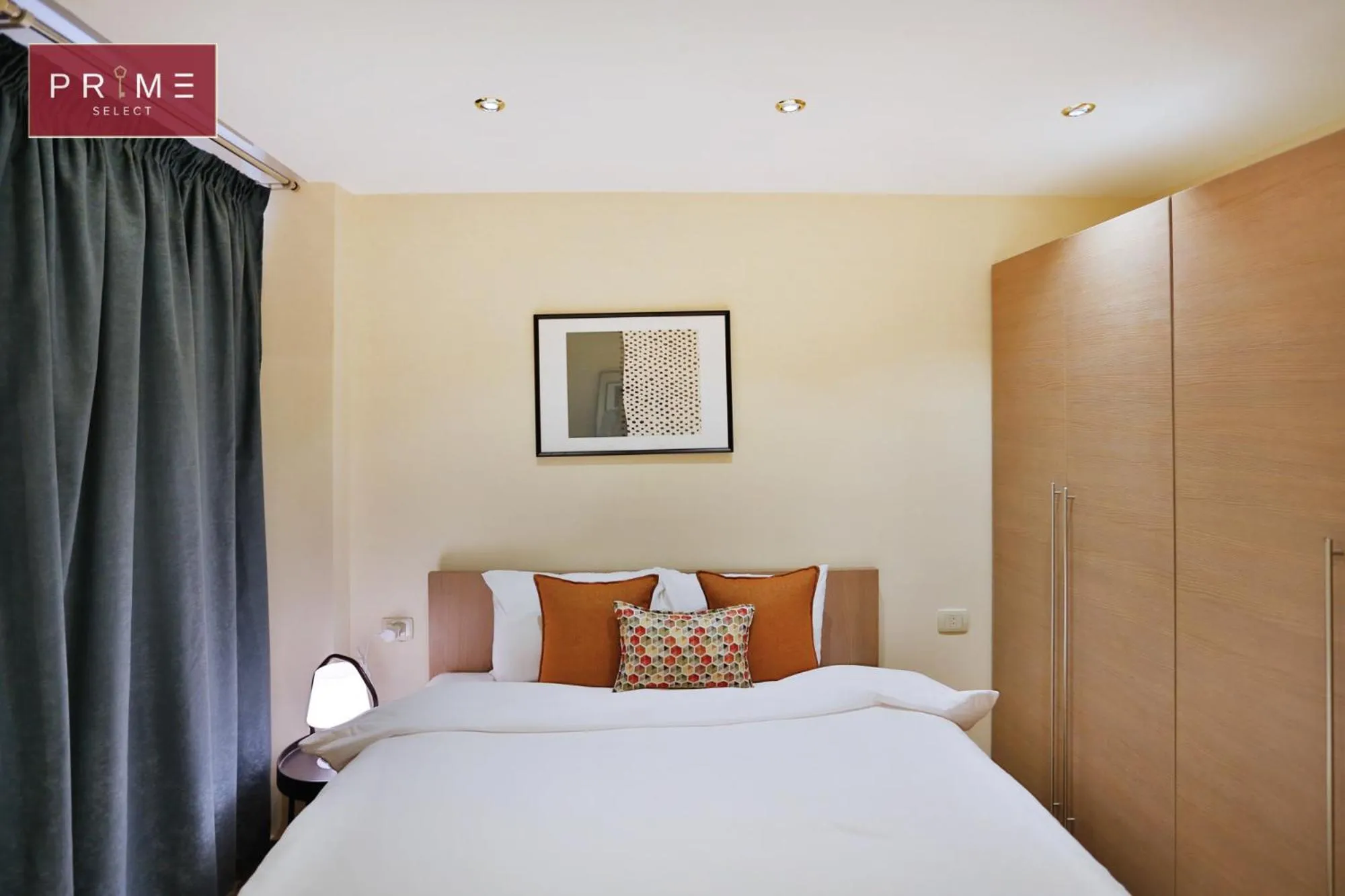 Bed in Prime Select Point 90 Mall