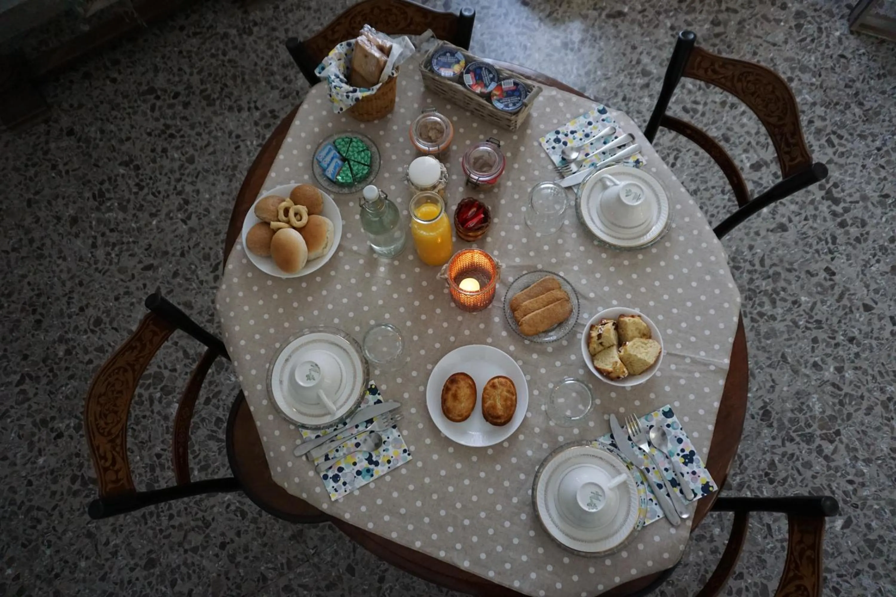 Italian breakfast in Volver B&B