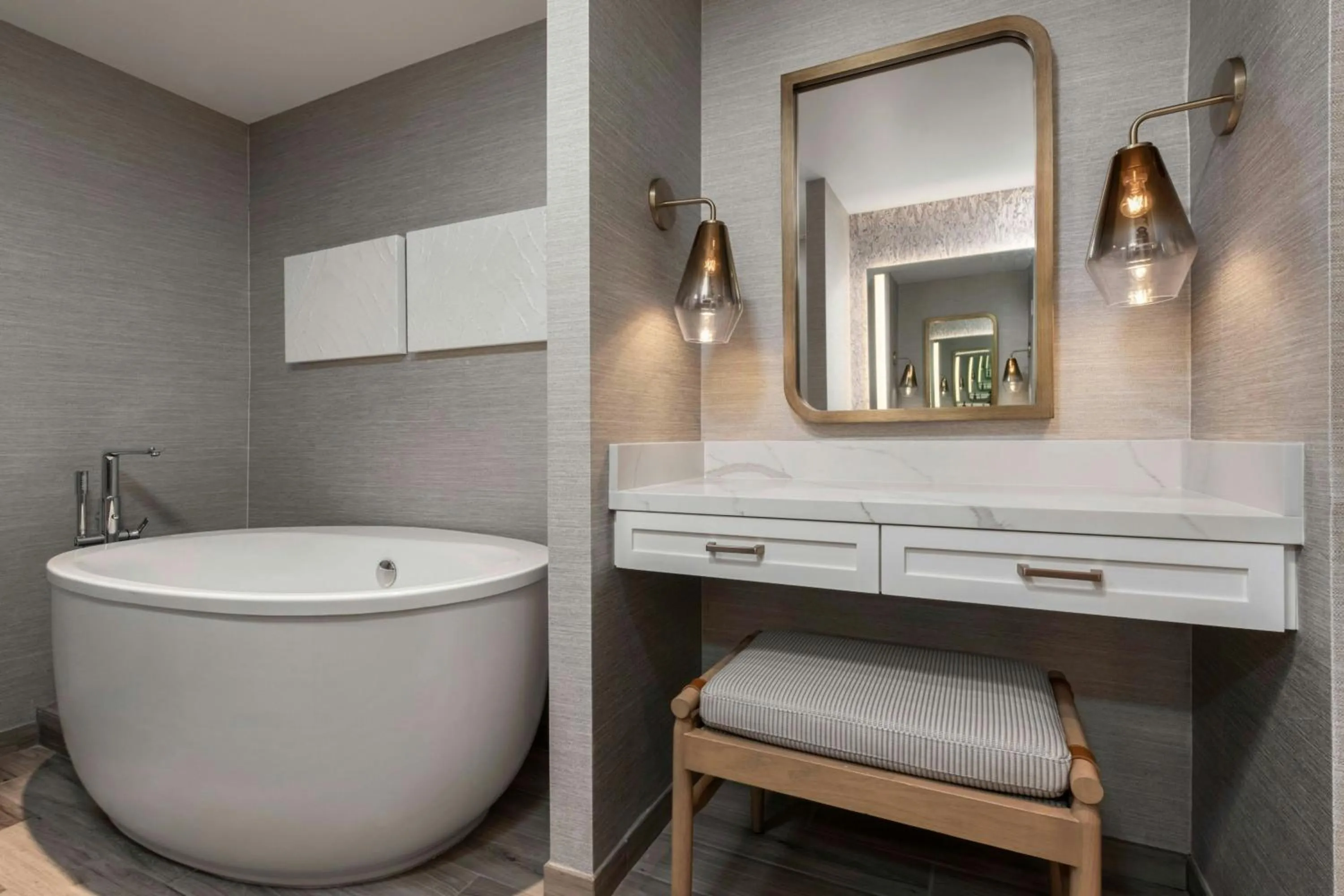 Photo of the whole room in Sheraton San Diego Resort