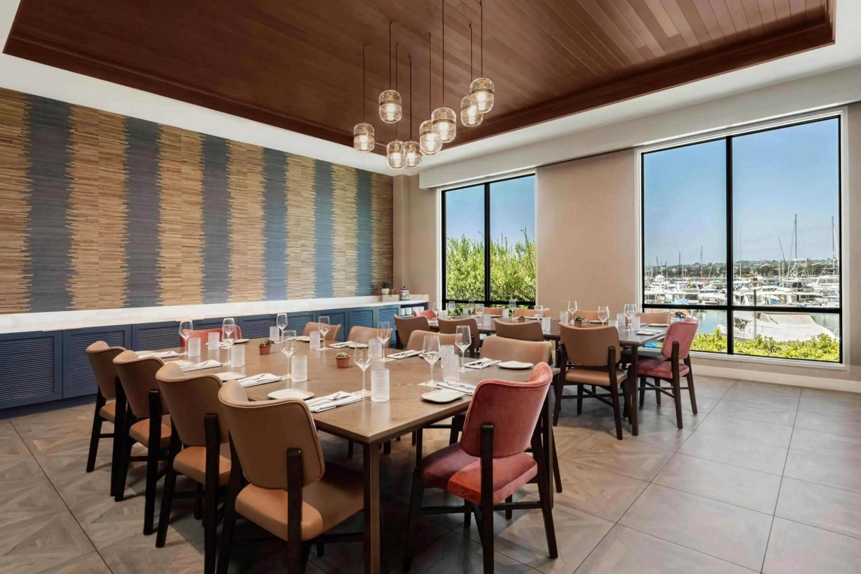 Restaurant/places to eat in Sheraton San Diego Resort
