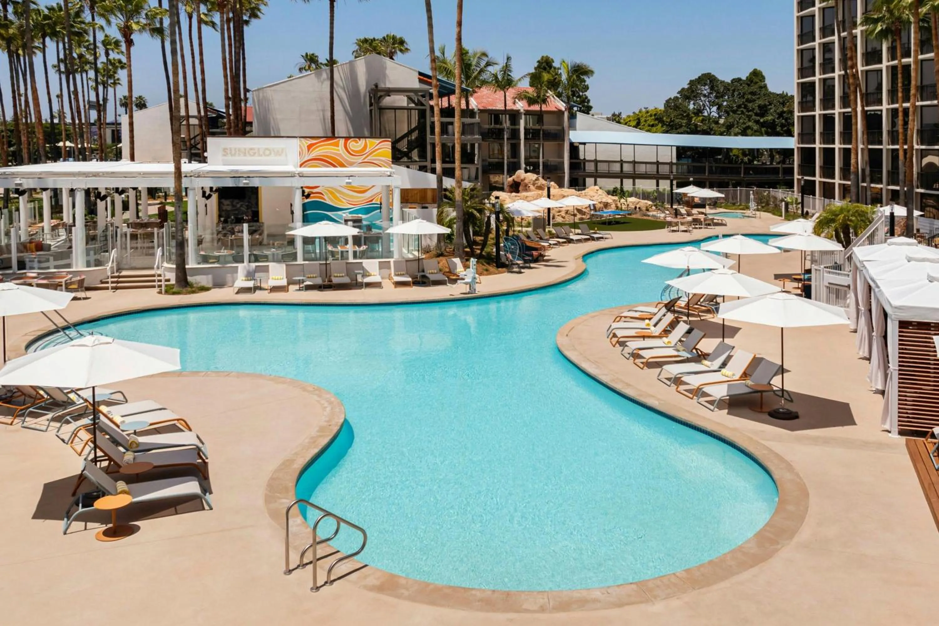 Swimming pool in Sheraton San Diego Resort