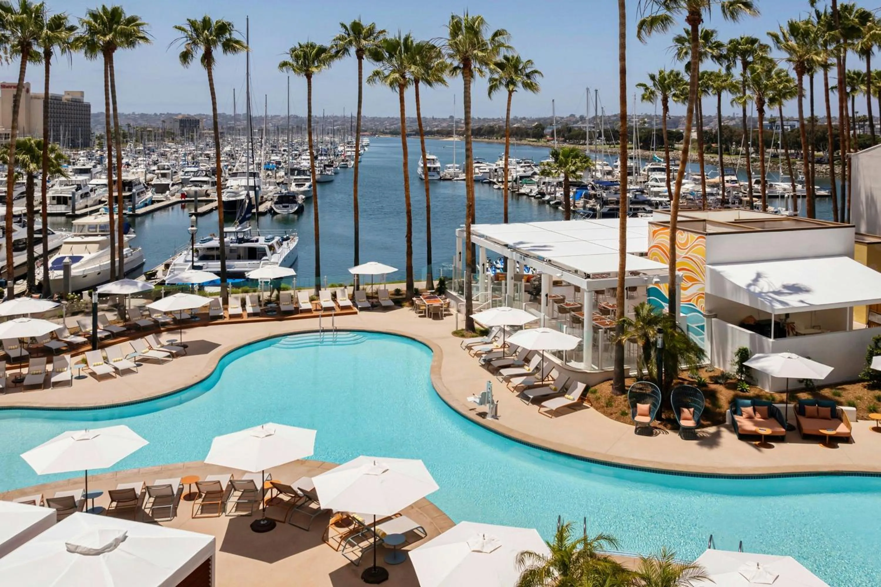 Swimming pool in Sheraton San Diego Resort