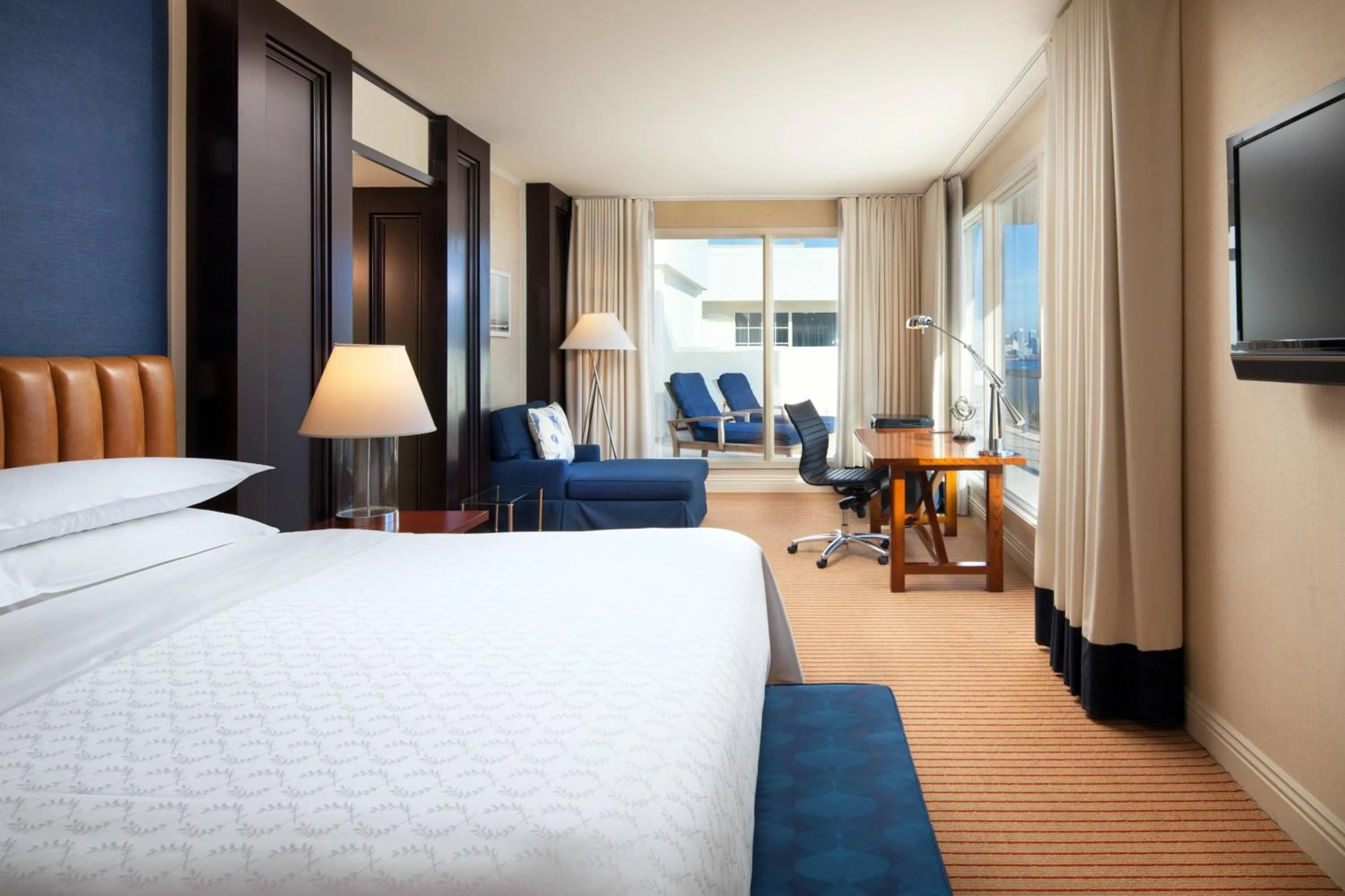 Bedroom, Bed in Sheraton San Diego Resort