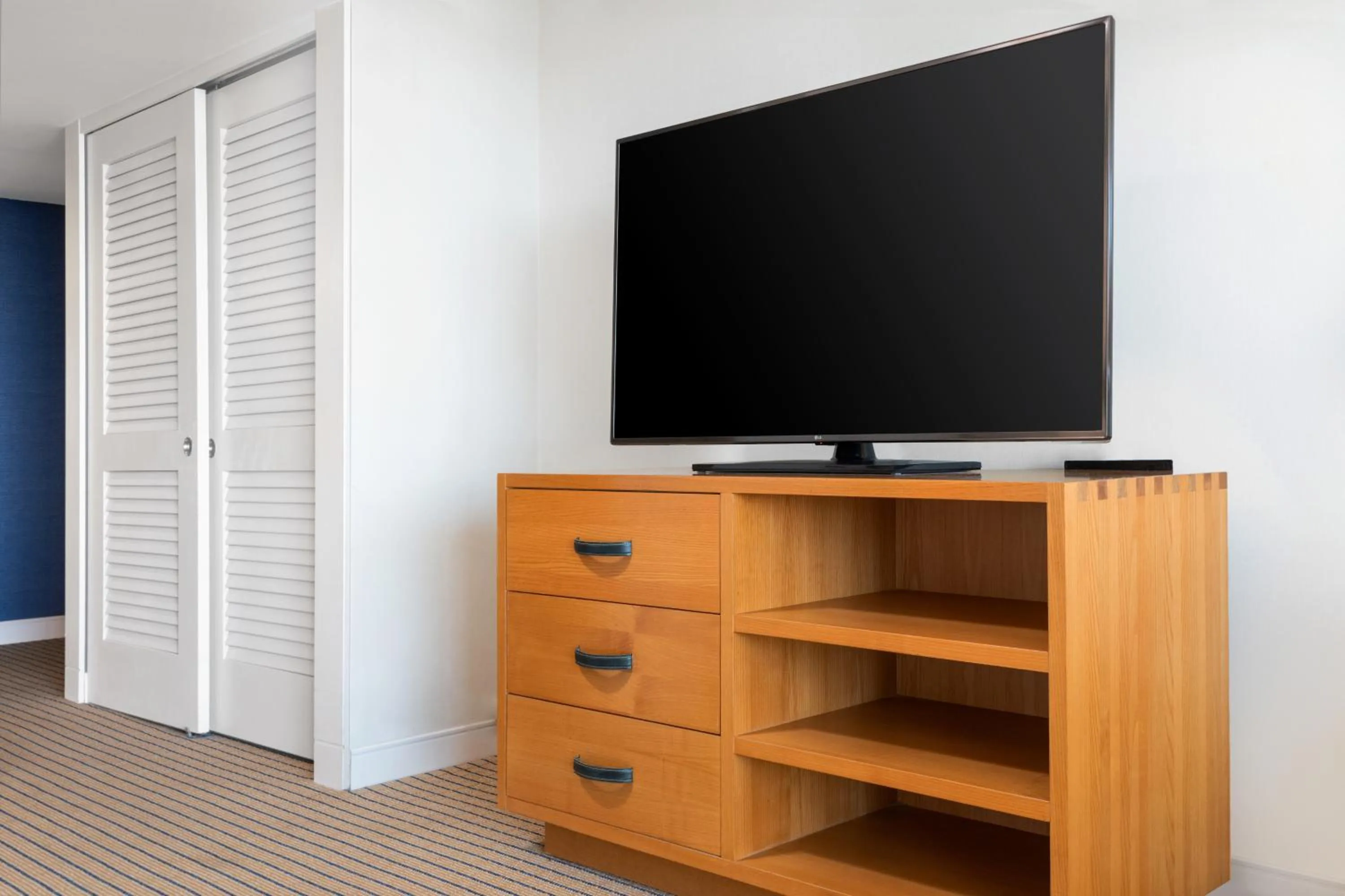 TV and multimedia in Sheraton San Diego Resort