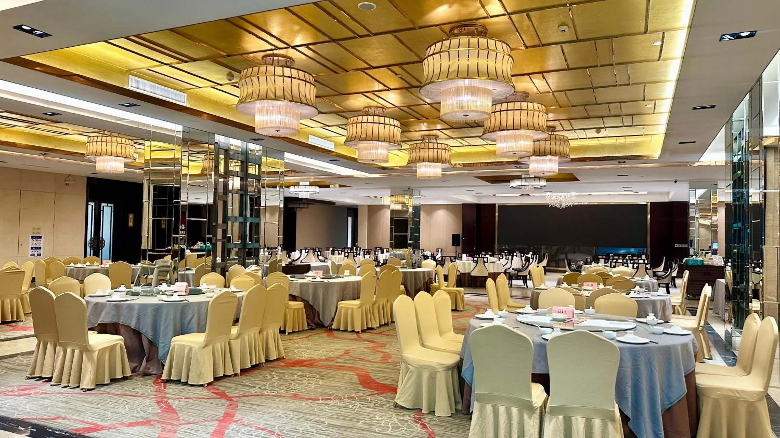 Restaurant/places to eat in Howard Johnson Changsheng Plaza Meizhou