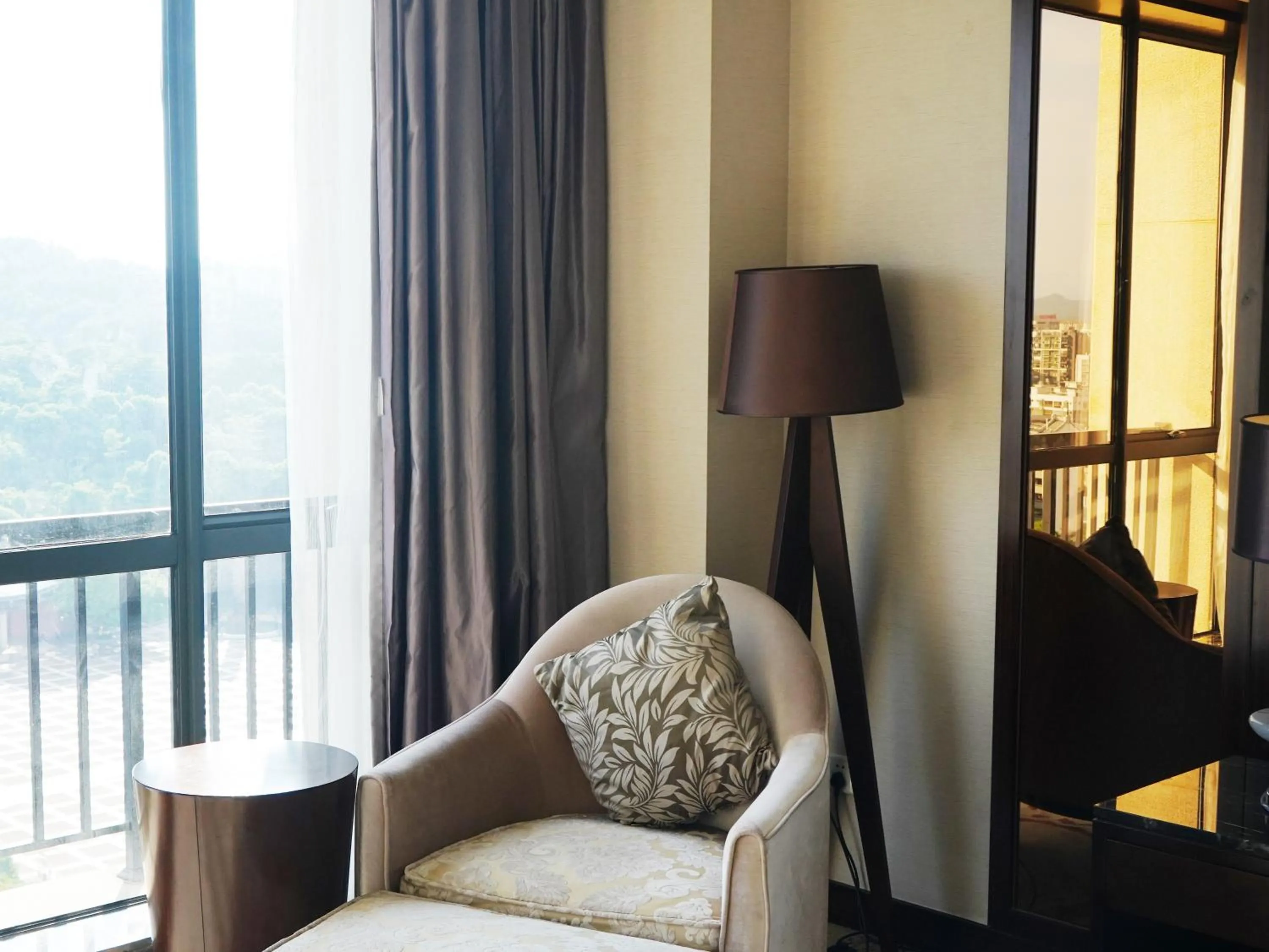 Decorative detail in Howard Johnson Changsheng Plaza Meizhou