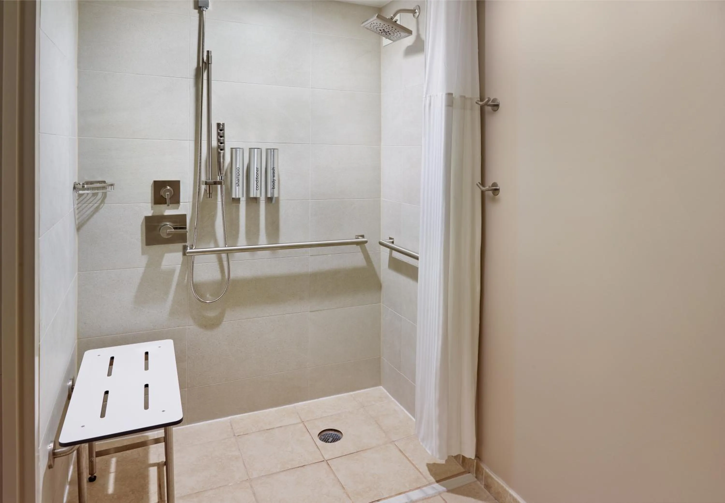 Shower in Emory Conference Center Hotel