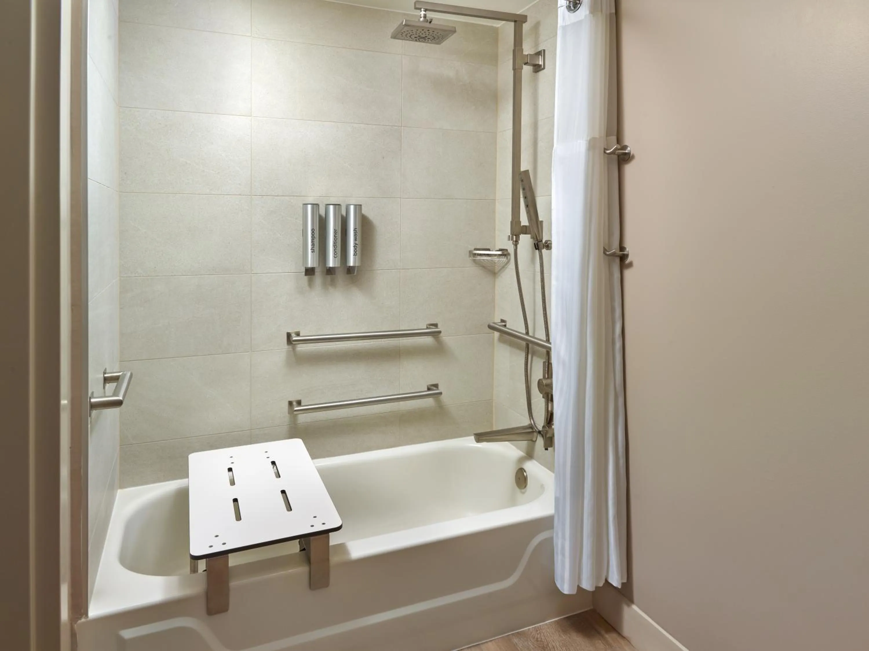 Bathroom in Emory Conference Center Hotel