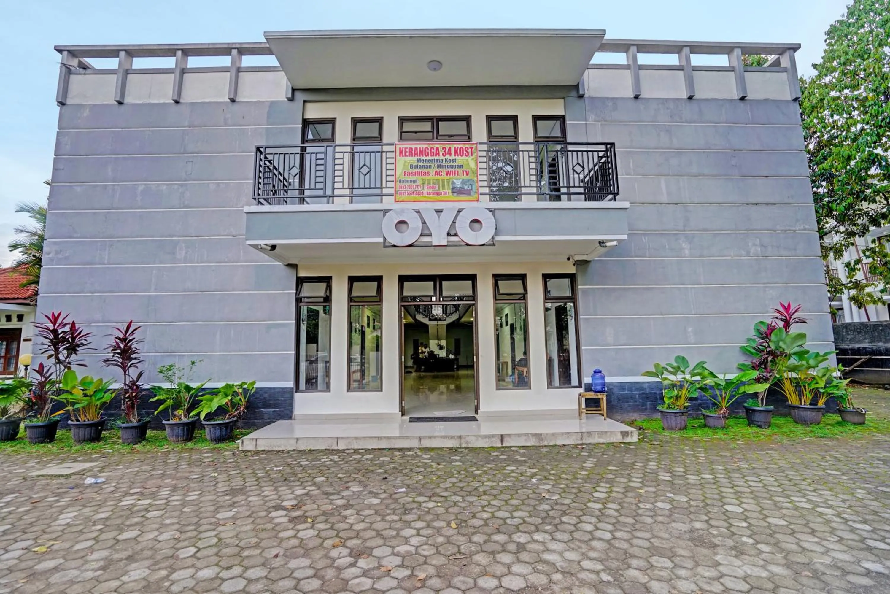 Facade/entrance in Hotel O Kambang Iwak Area Near Kambang Iwak Park Formerly Kerangga