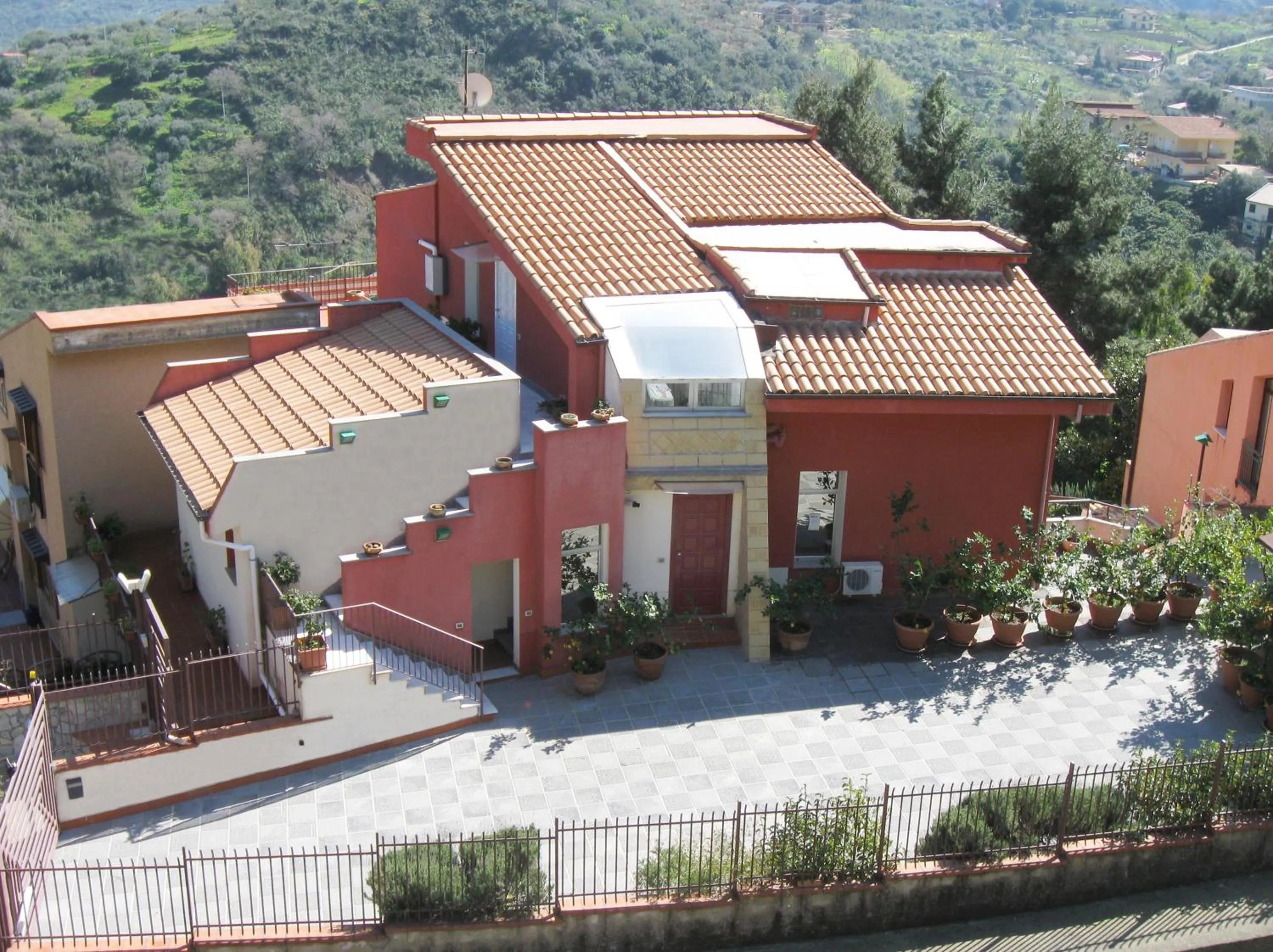 Facade/entrance in BnB Casa Rossa