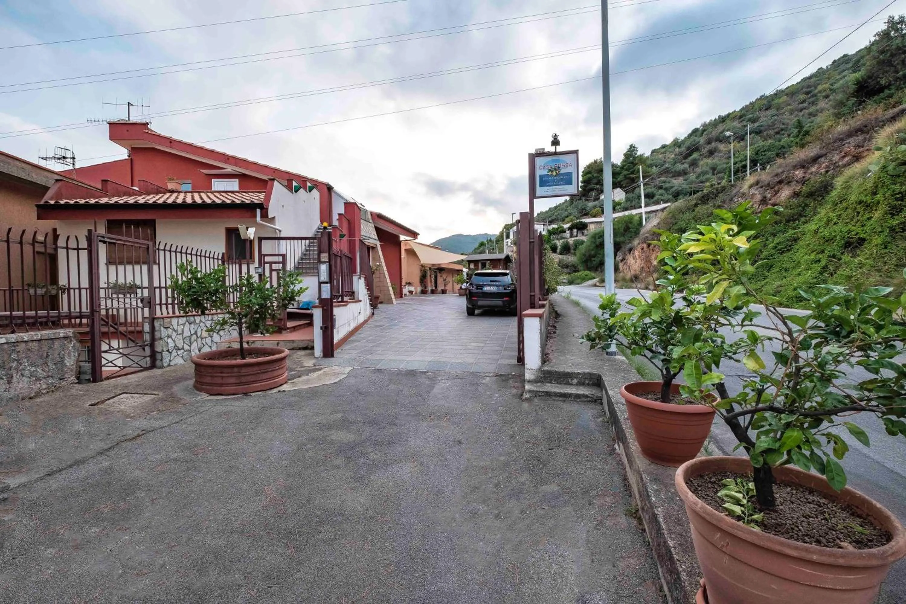 Facade/entrance in BnB Casa Rossa