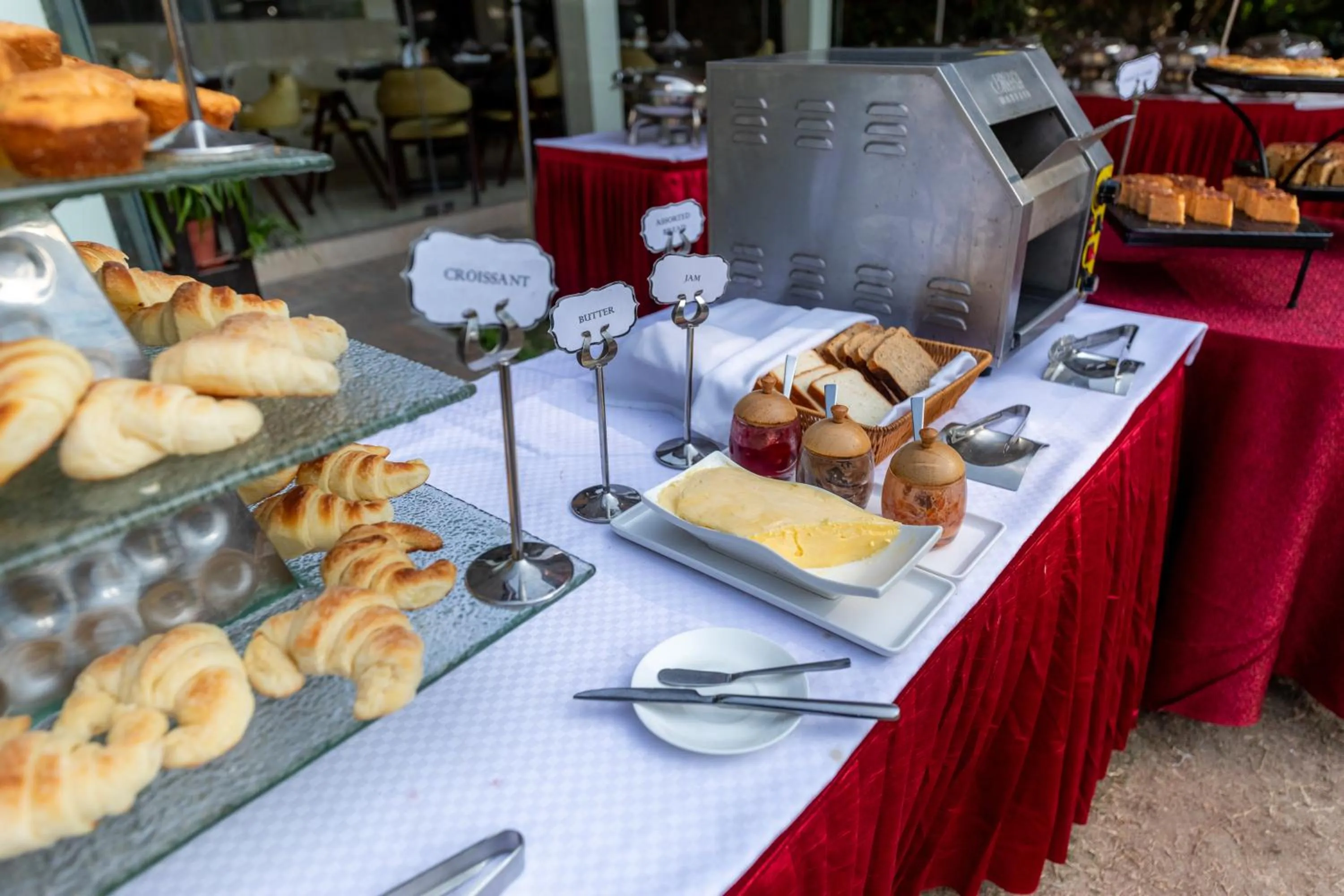 Breakfast in The Malla Hotel - Thamel, 2 km to Swayambhunath Temple