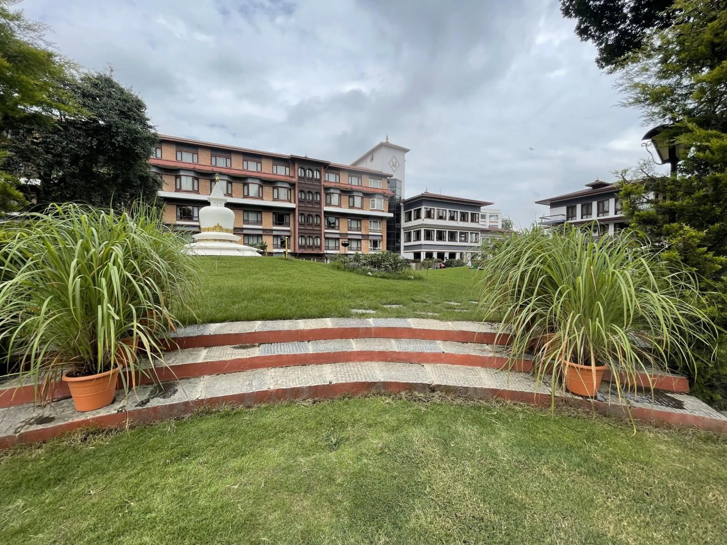 Garden in The Malla Hotel - Thamel, 2 km to Swayambhunath Temple