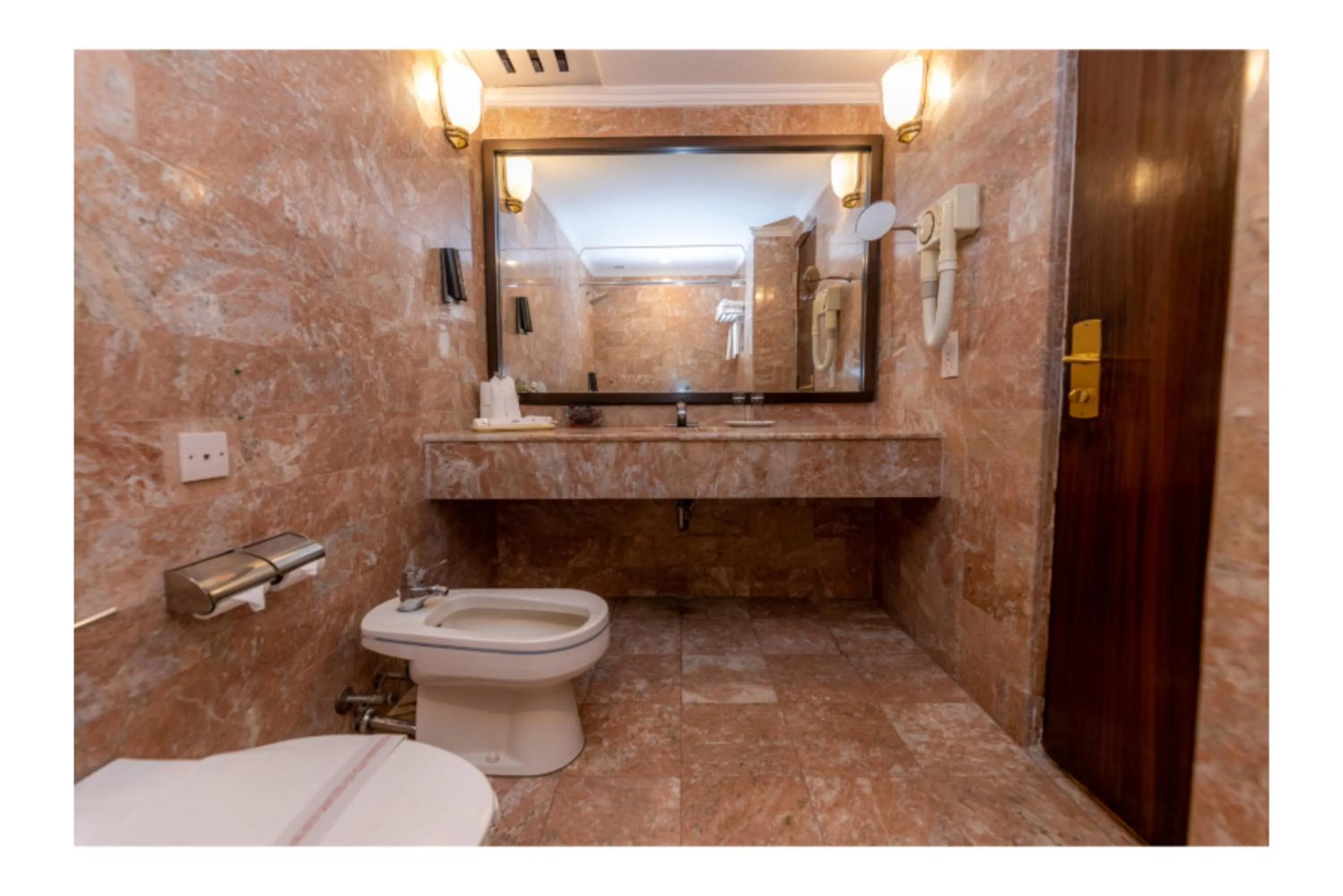 Bathroom in The Malla Hotel - Thamel, 2 km to Swayambhunath Temple