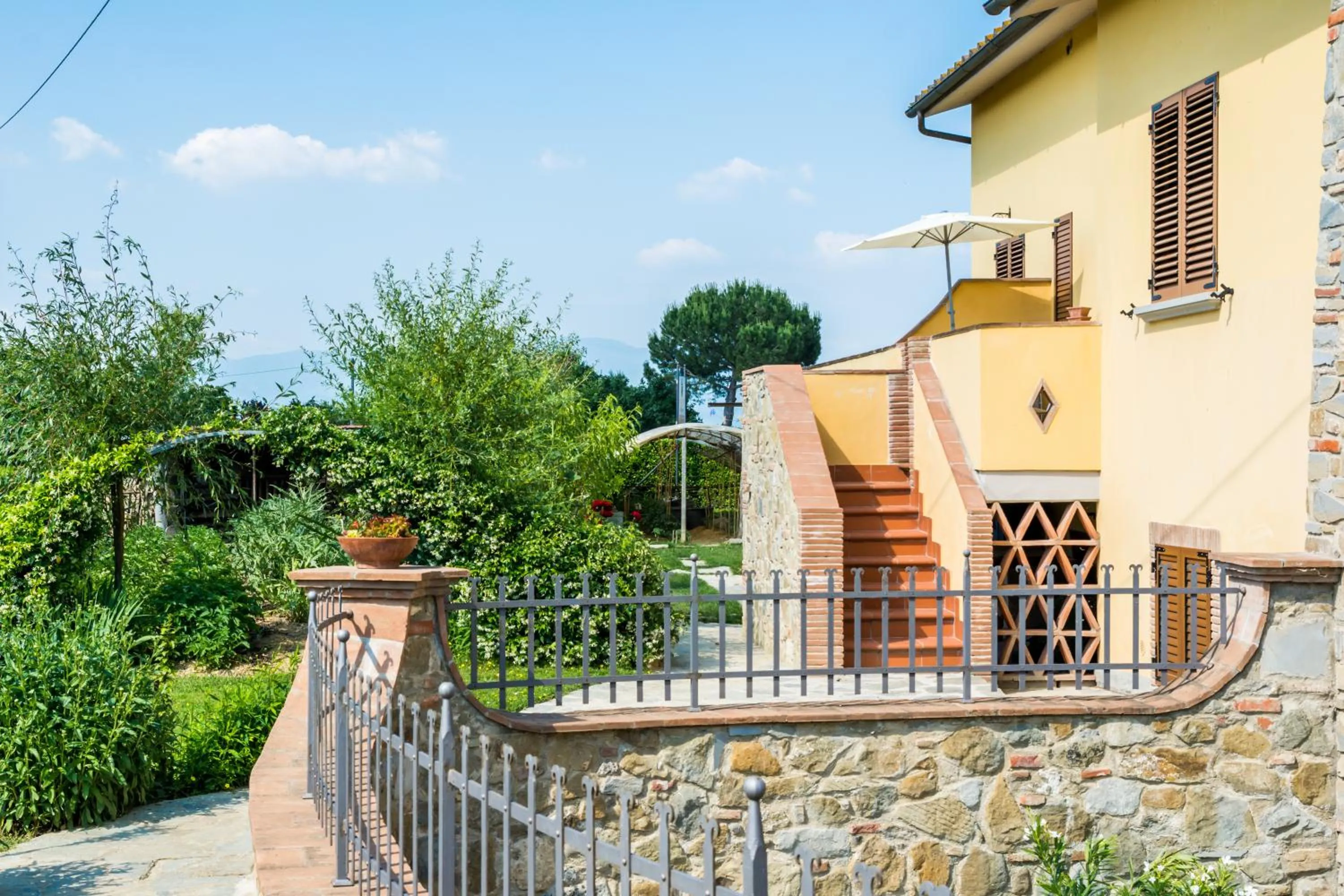 Facade/entrance in B&B Maesta' Di Cudino