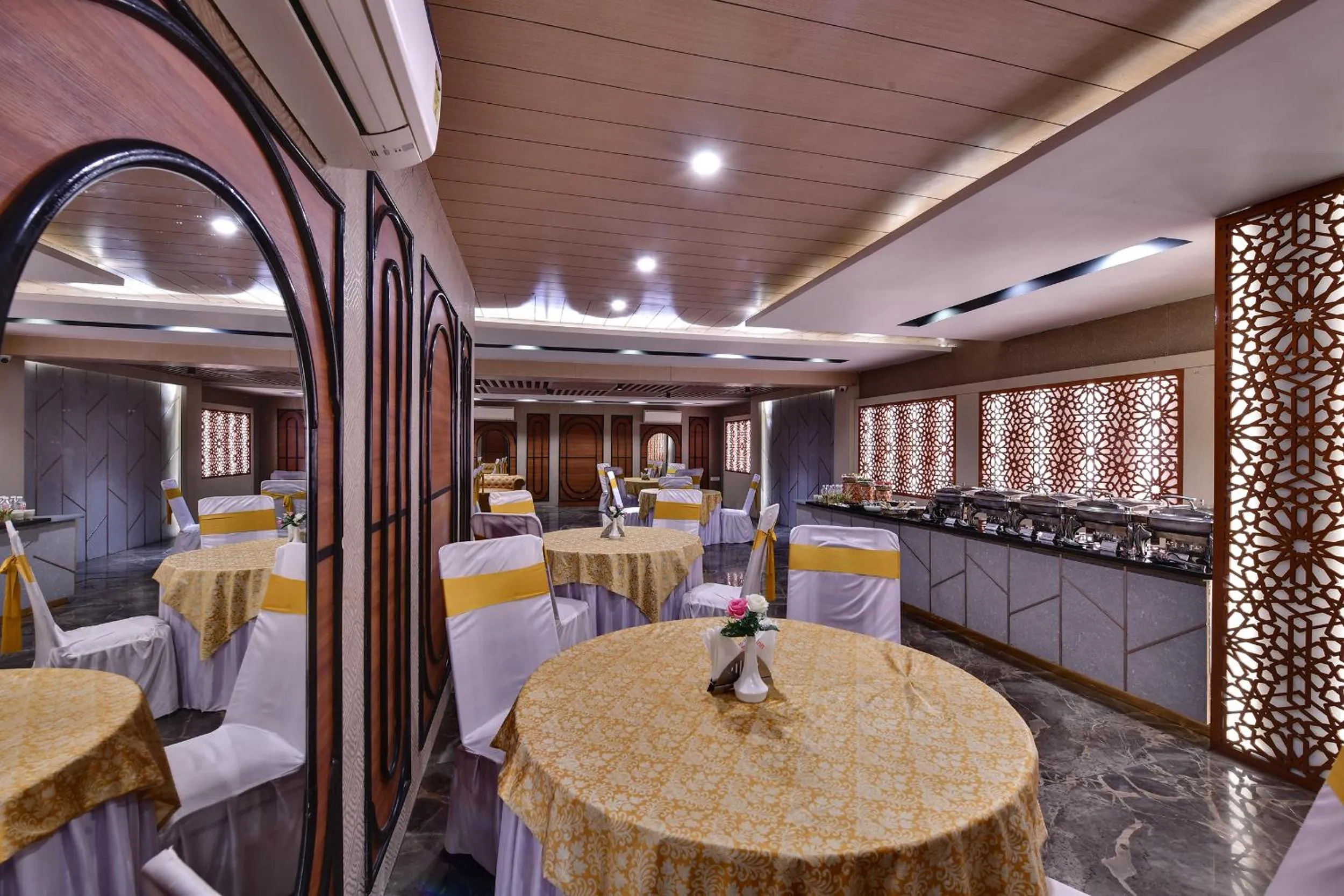 Banquet/Function facilities in RnB Select Walk Inn Lucknow
