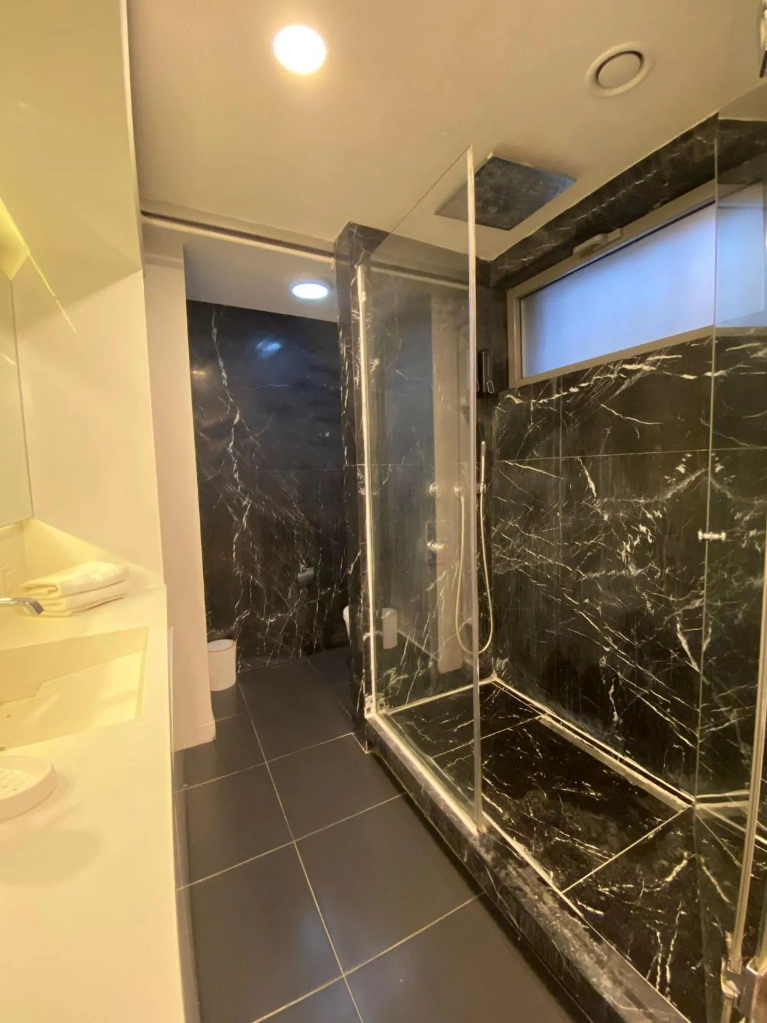 Shower in West Palace