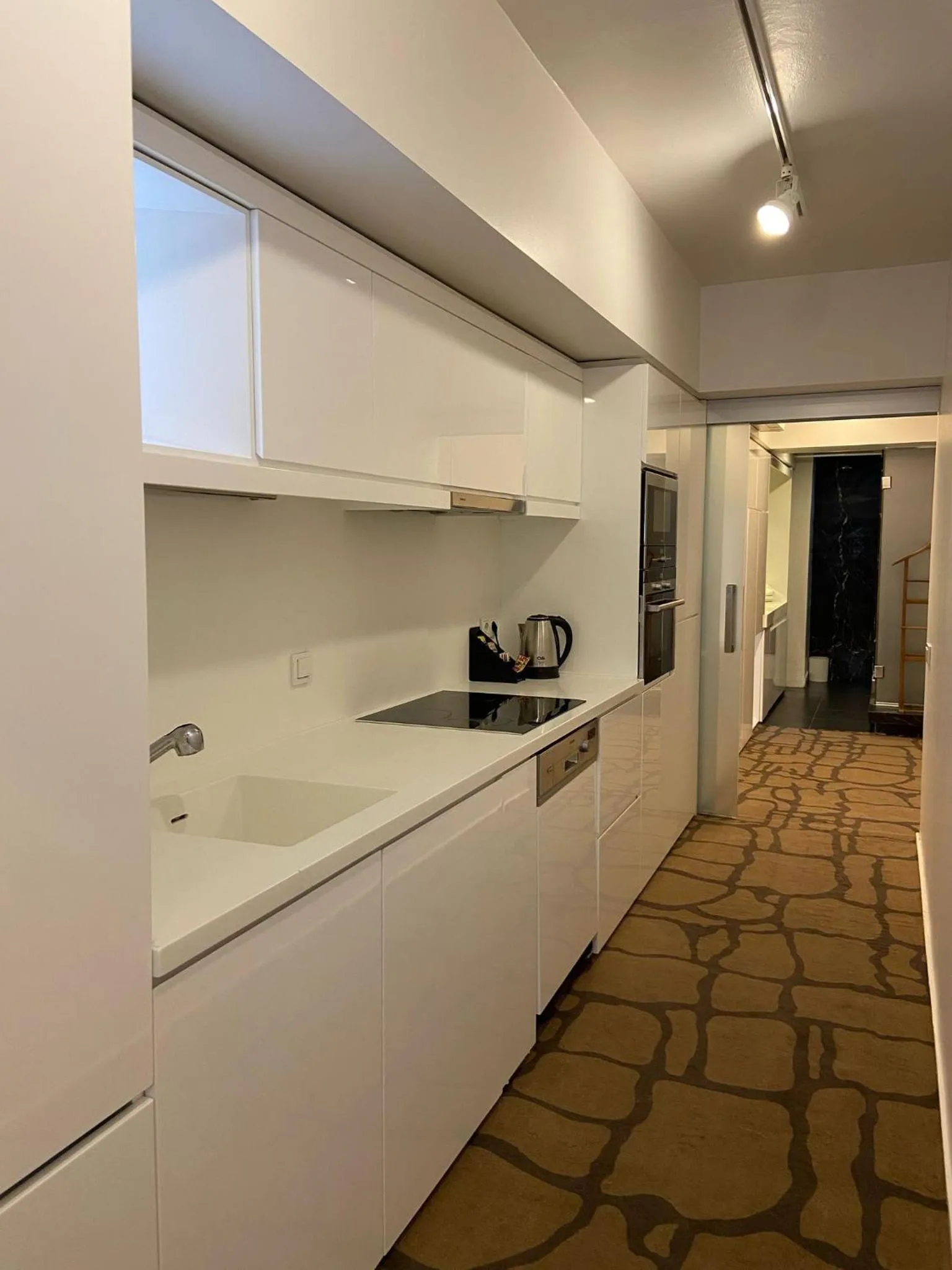 Kitchen or kitchenette in West Palace