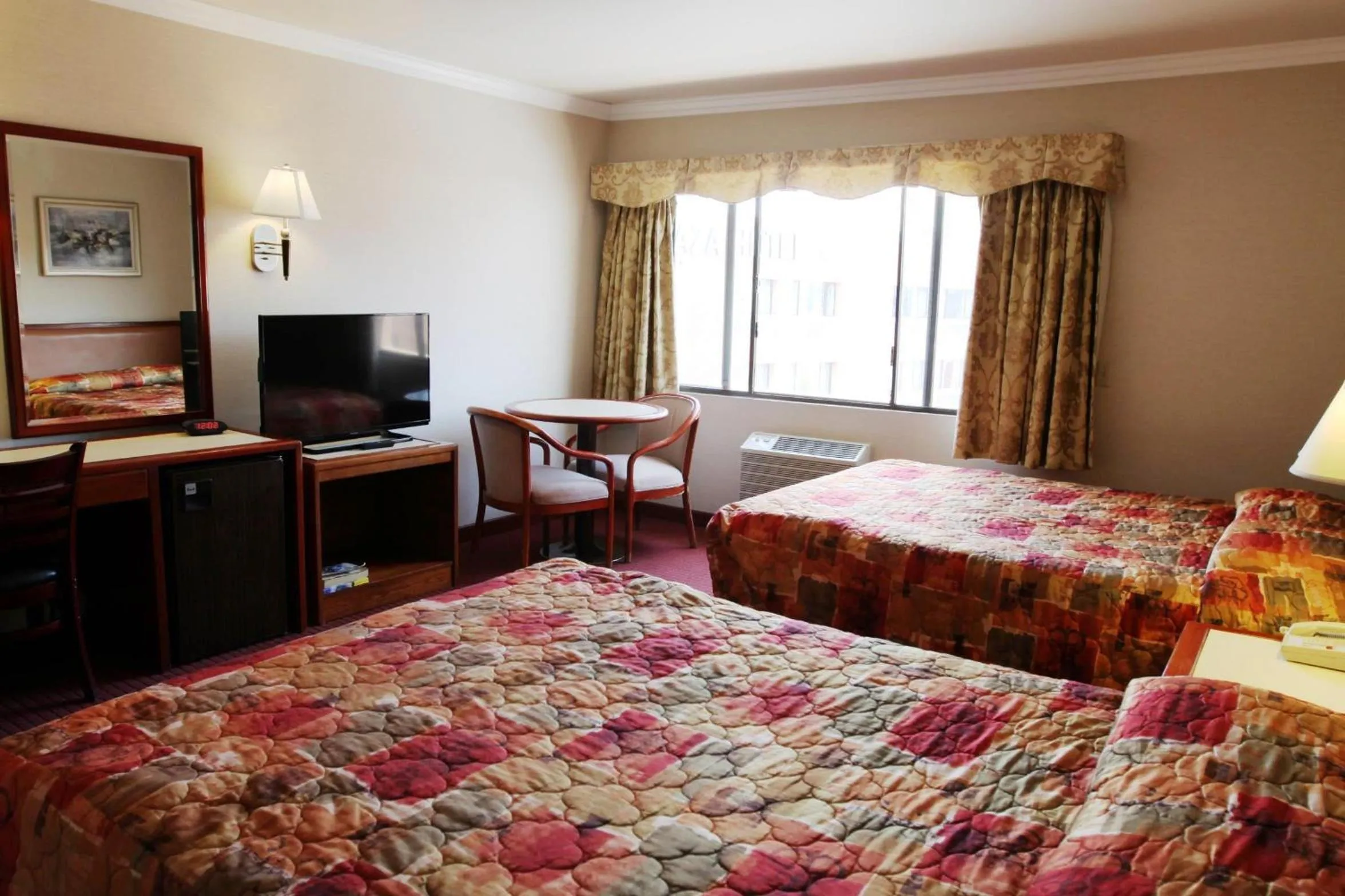 Day, Bed in Metro Plaza Hotel