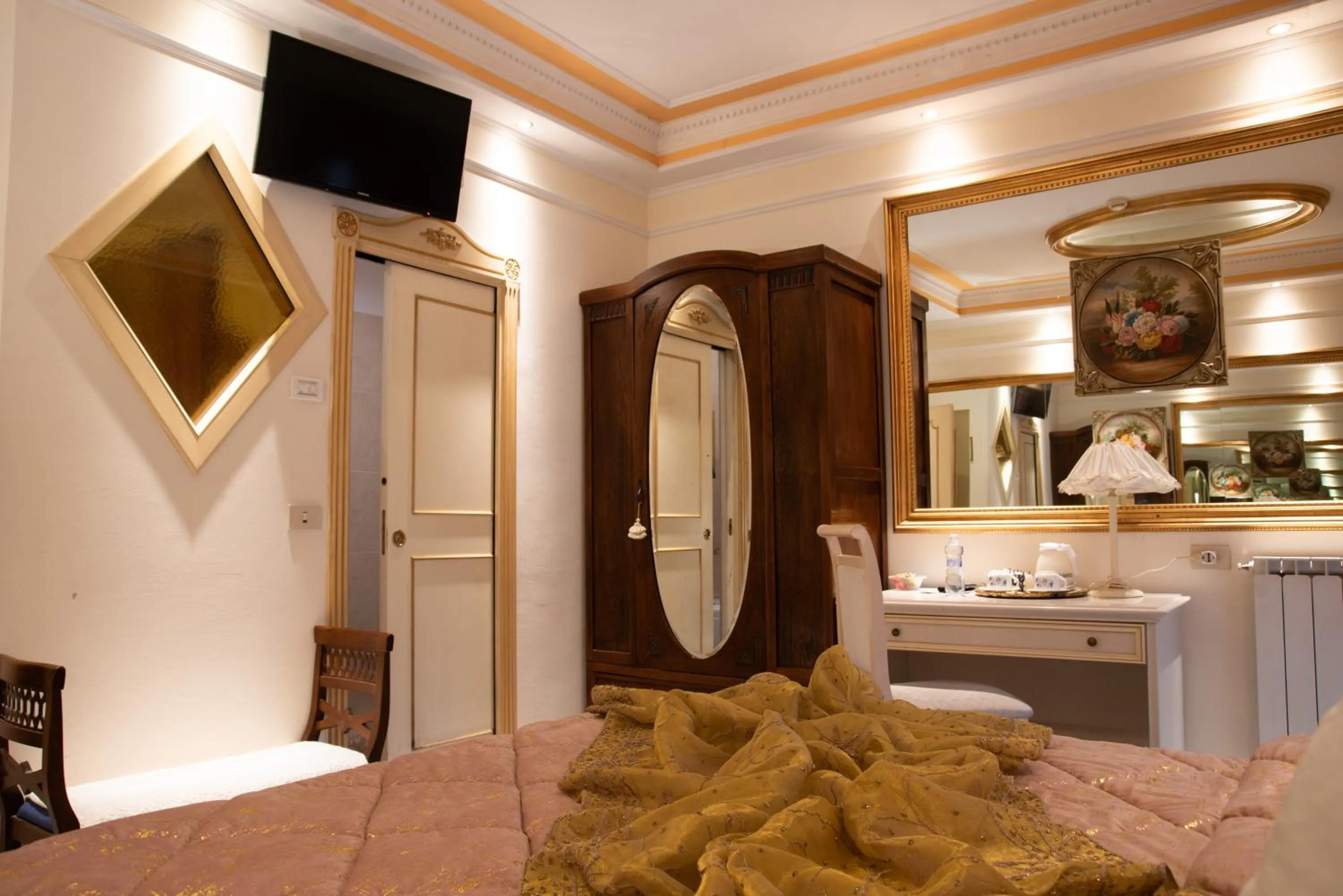 Bedroom in Hotel Vandelli