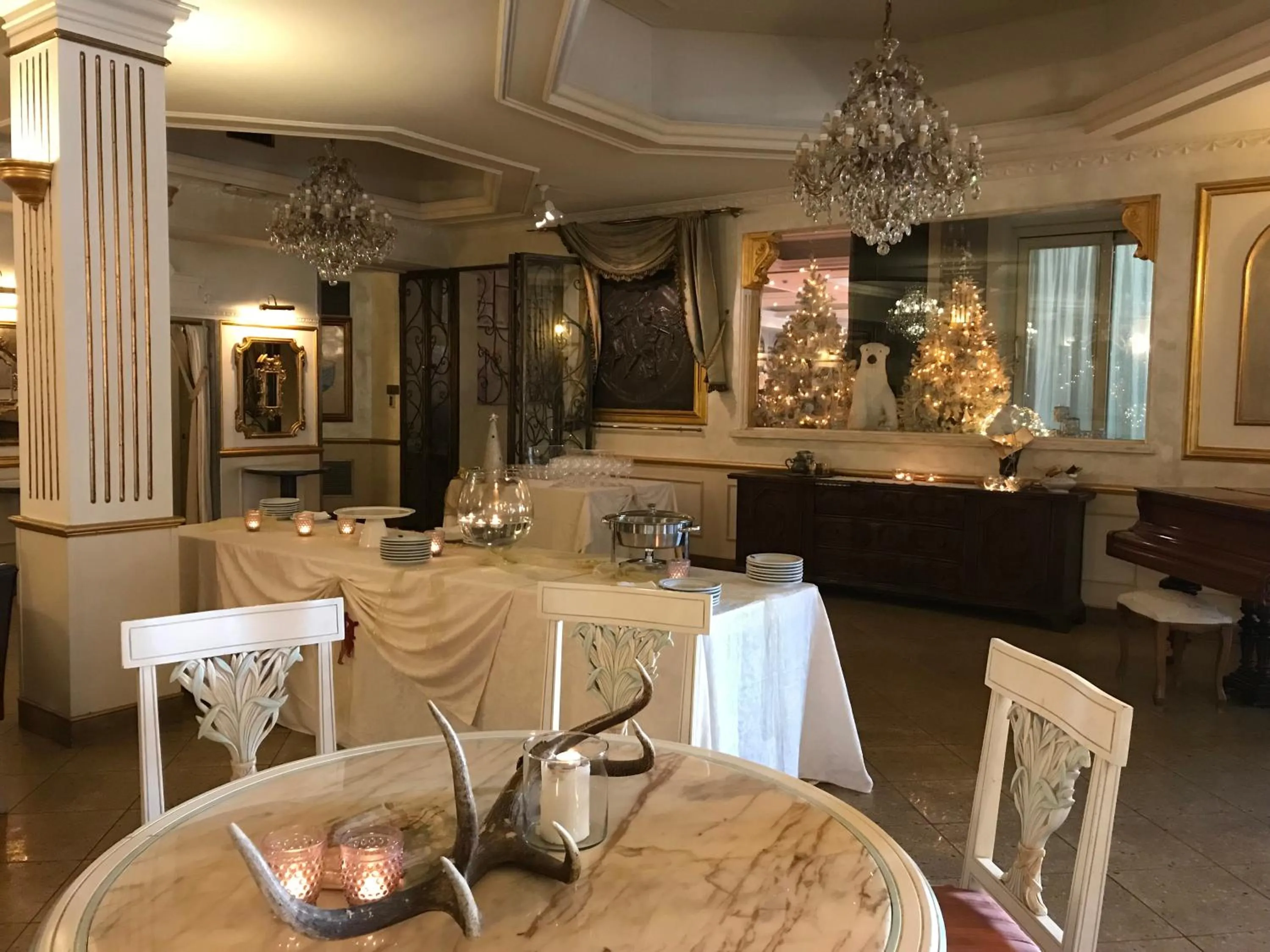 Lobby or reception in Hotel Vandelli