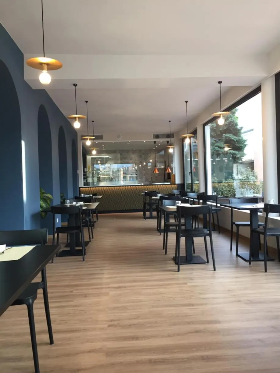 Restaurant/places to eat in VILLANOVA HOTEL