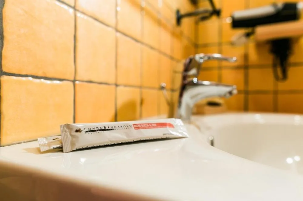 Decorative detail in Fondo Brugarolo B&B