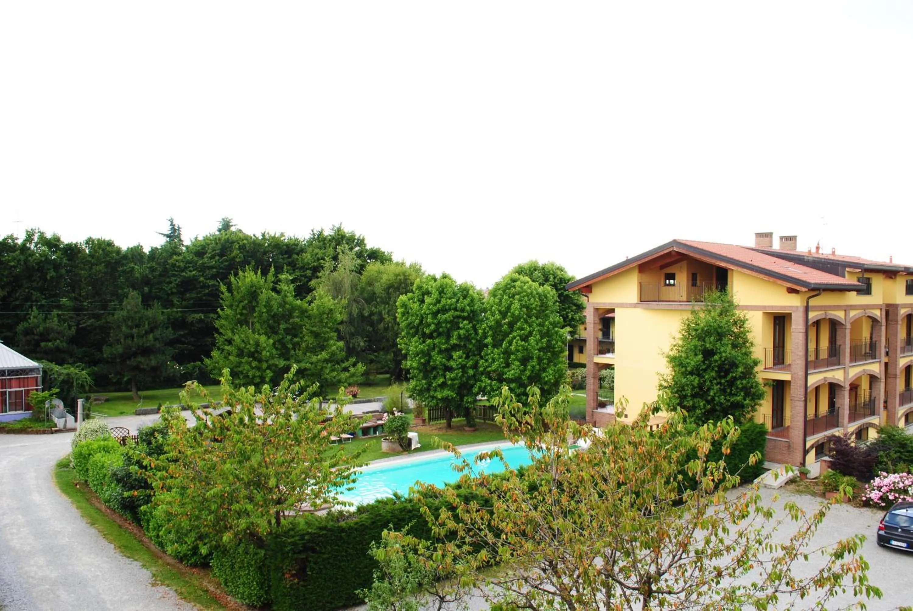 Swimming pool in Fondo Brugarolo B&B