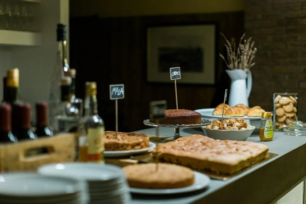 Buffet breakfast in Fondo Brugarolo B&B